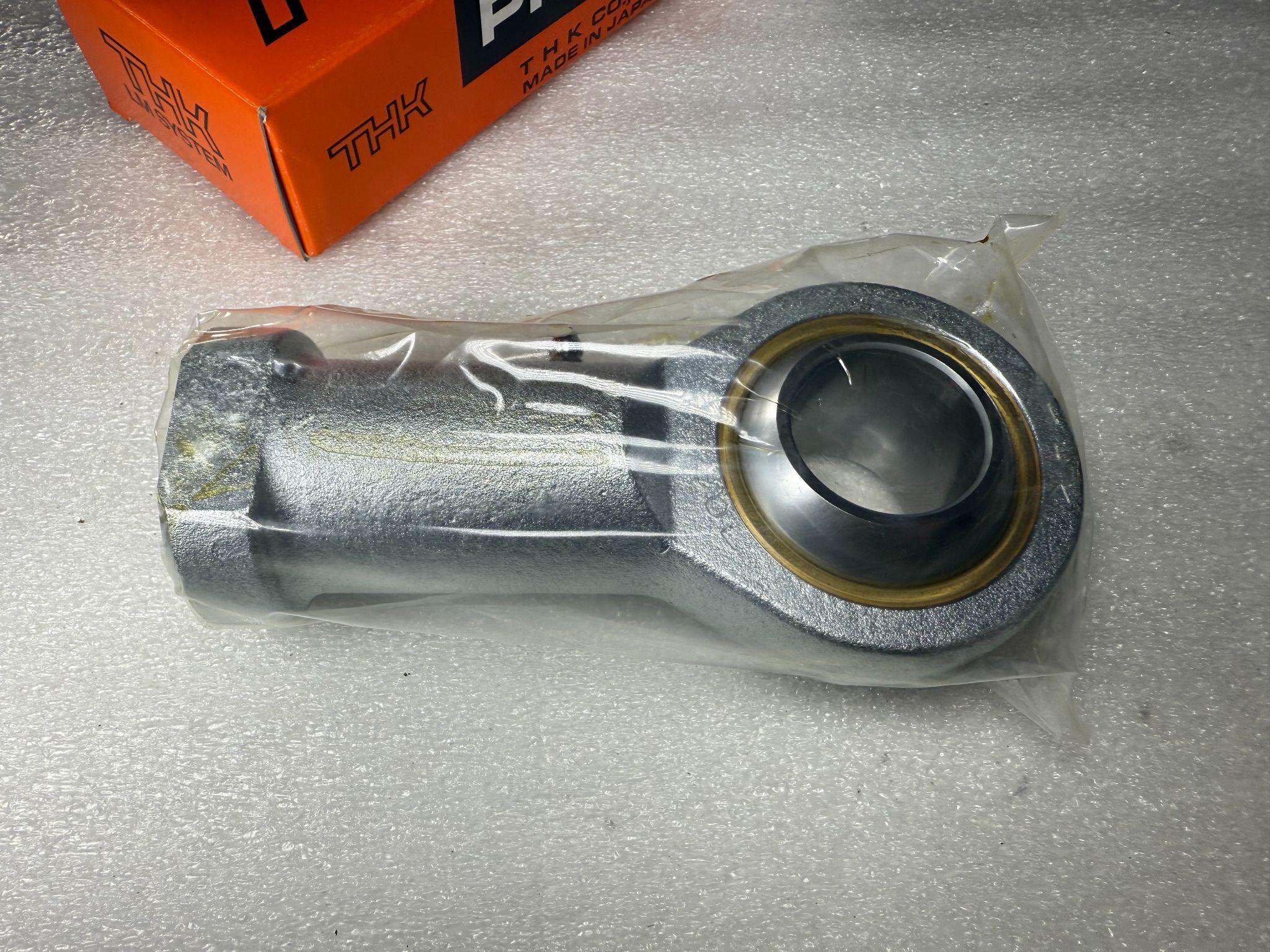 THK PHS-30 Rod End Bearing 30 mm ID NEW 1