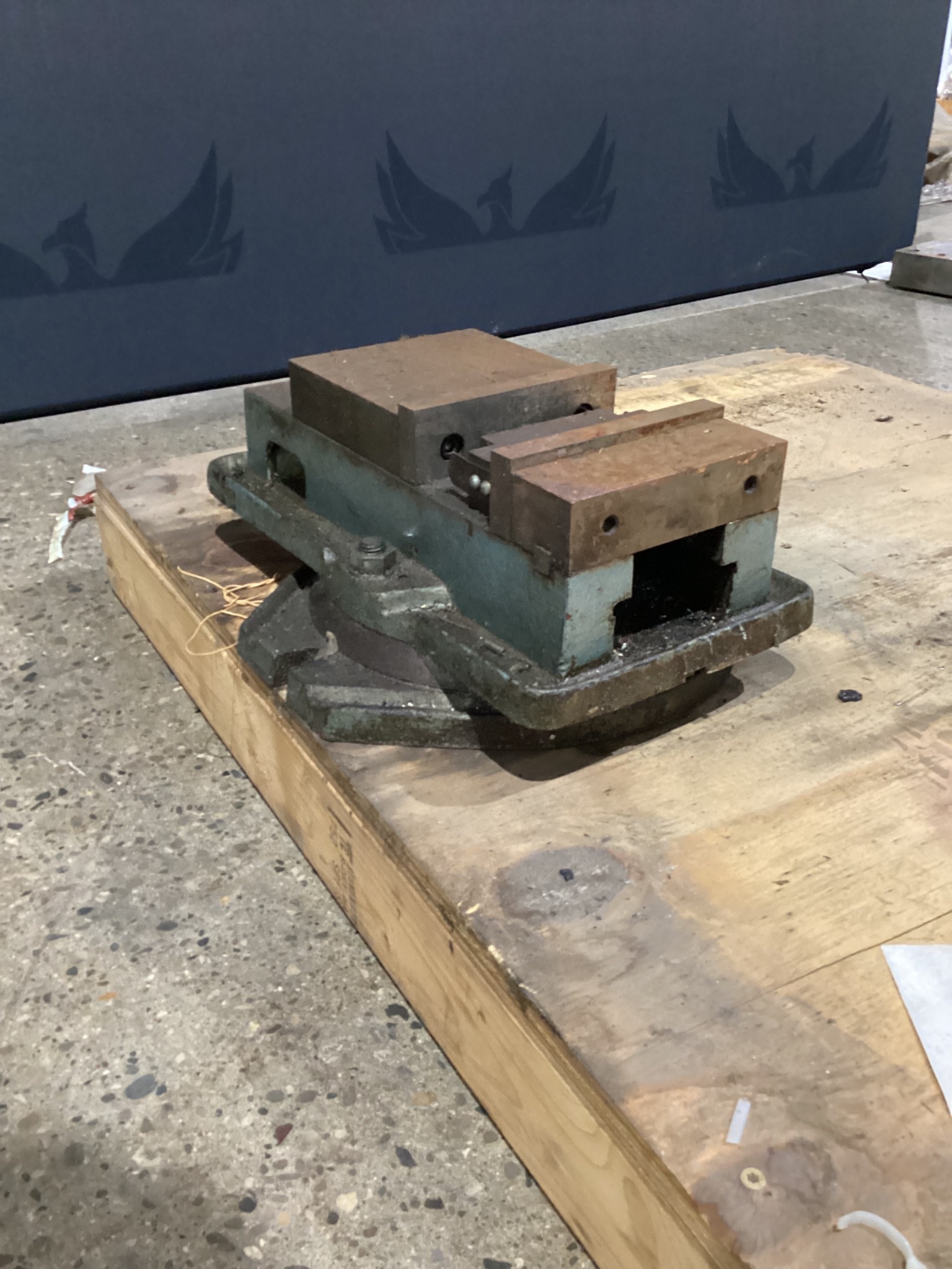 6" Precision Machine/Milling Vise with Swivel Base 1