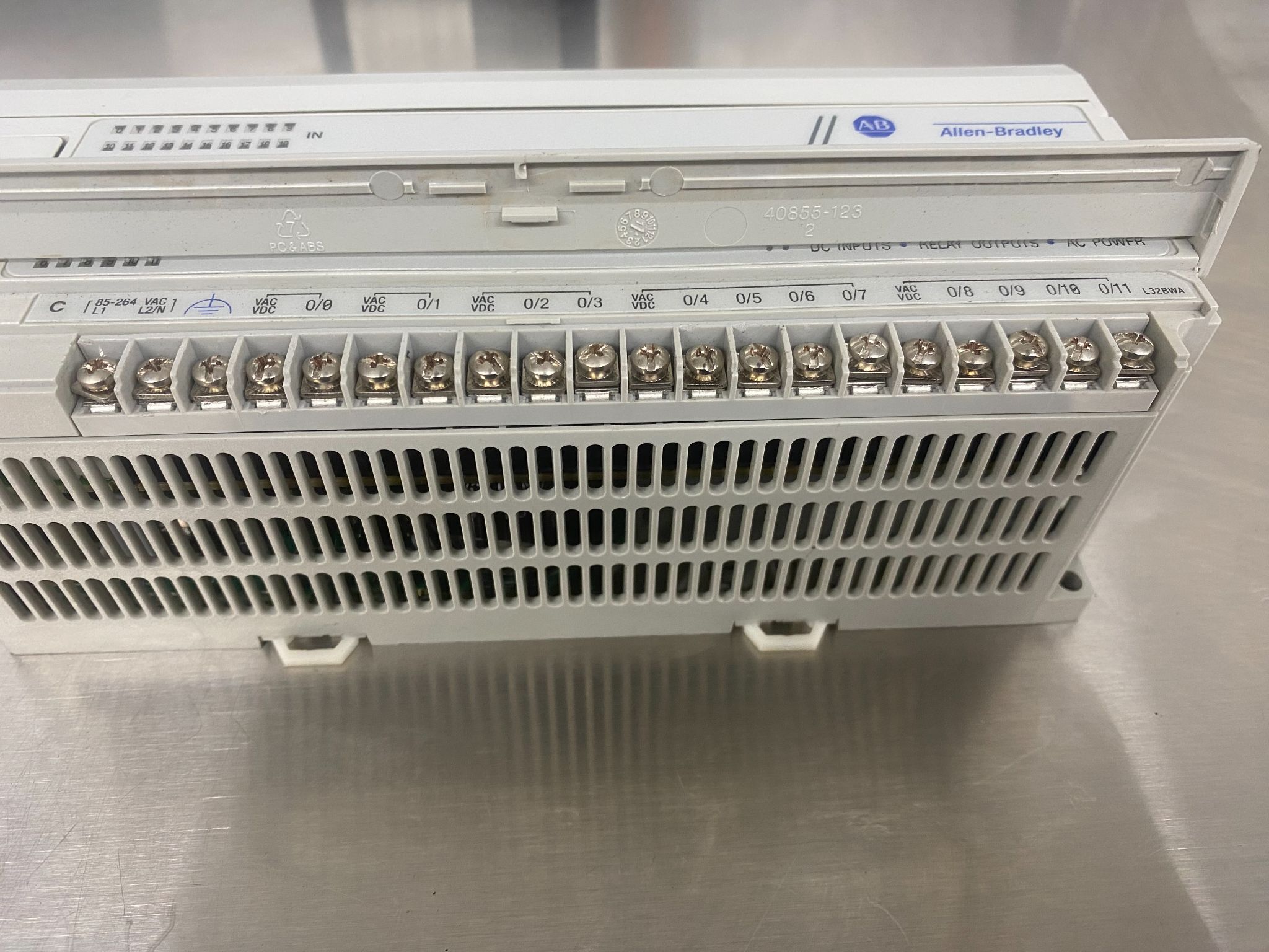 ALLEN BRADLEY 1761-L32BWA/E Controller USED 6