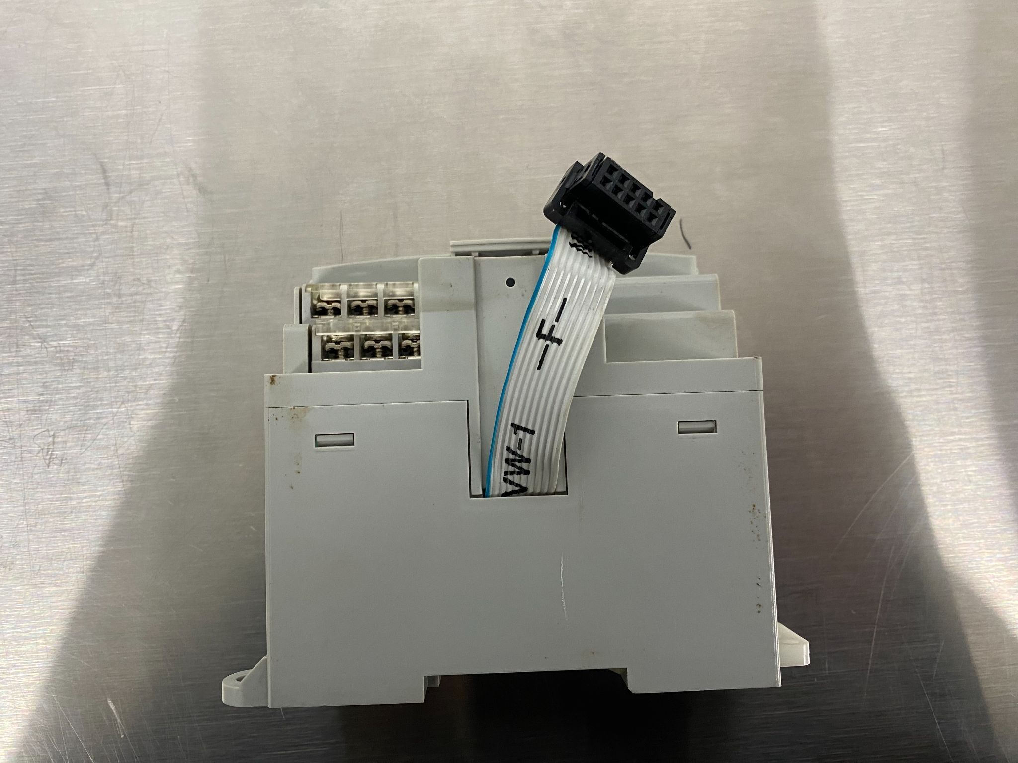 ALLEN BRADLEY 1762-OW8/A MicroLogix 1500 PLC Output Module USED 2