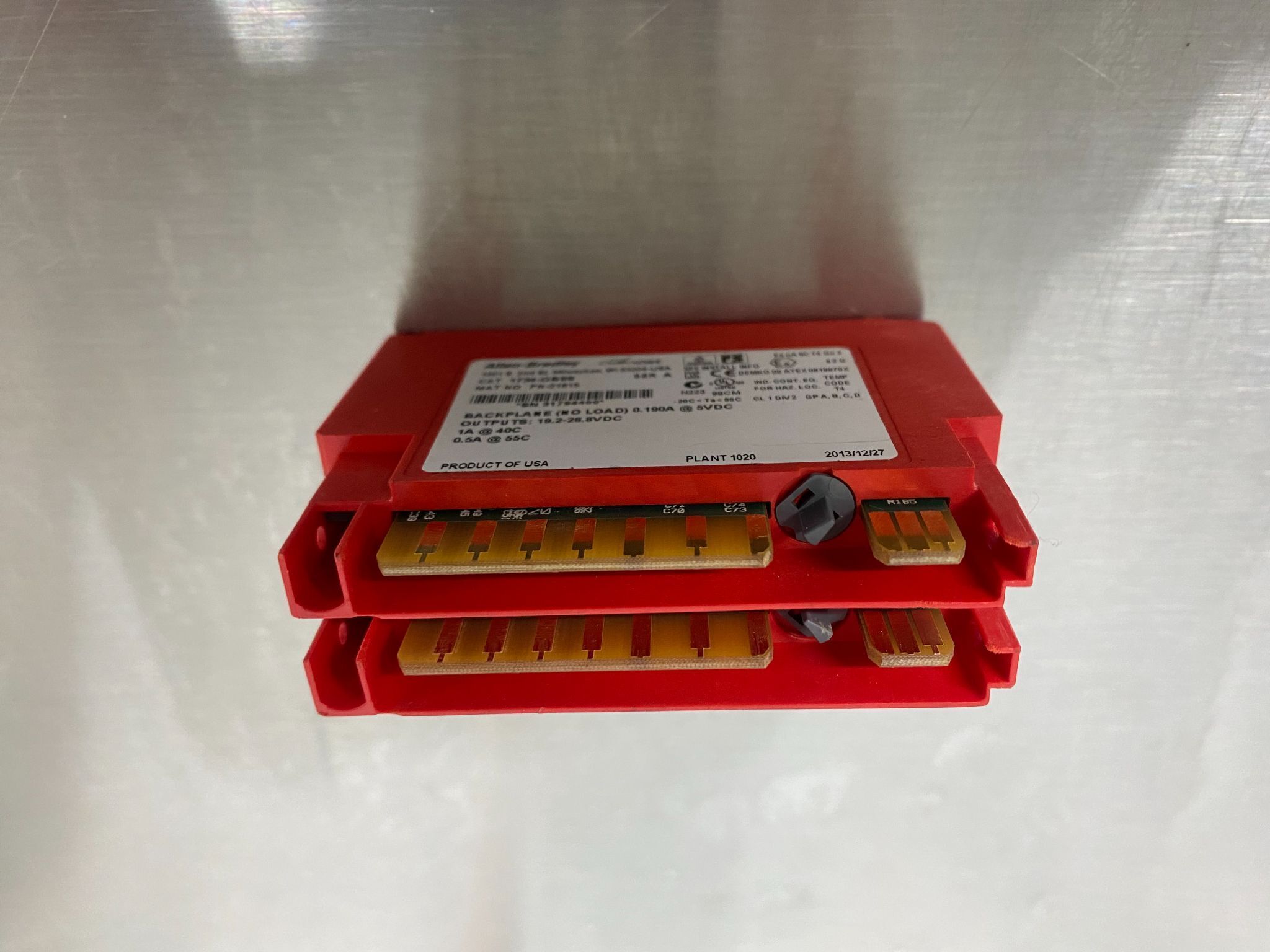 ALLEN BRADLEY 1734-OB8S Point I/O Digital DC Output Safety Module 2