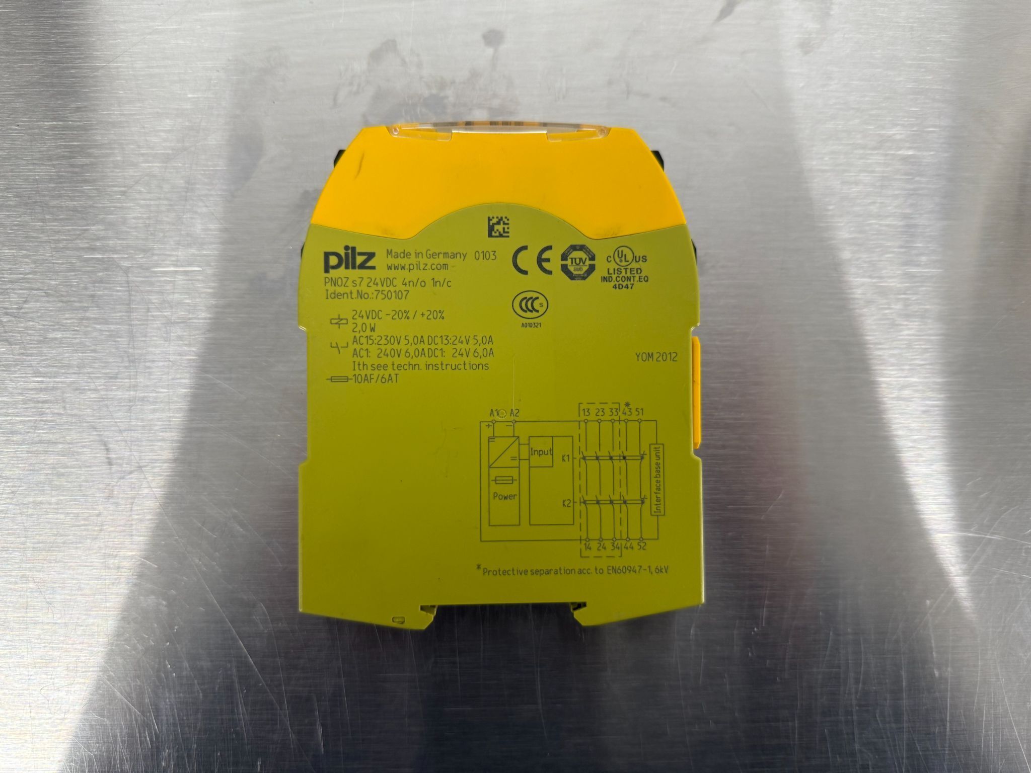 PILZ PNOZ-s7-24VDC-4n/o-1n/c 750107 Safety Relay 750107 USED 1