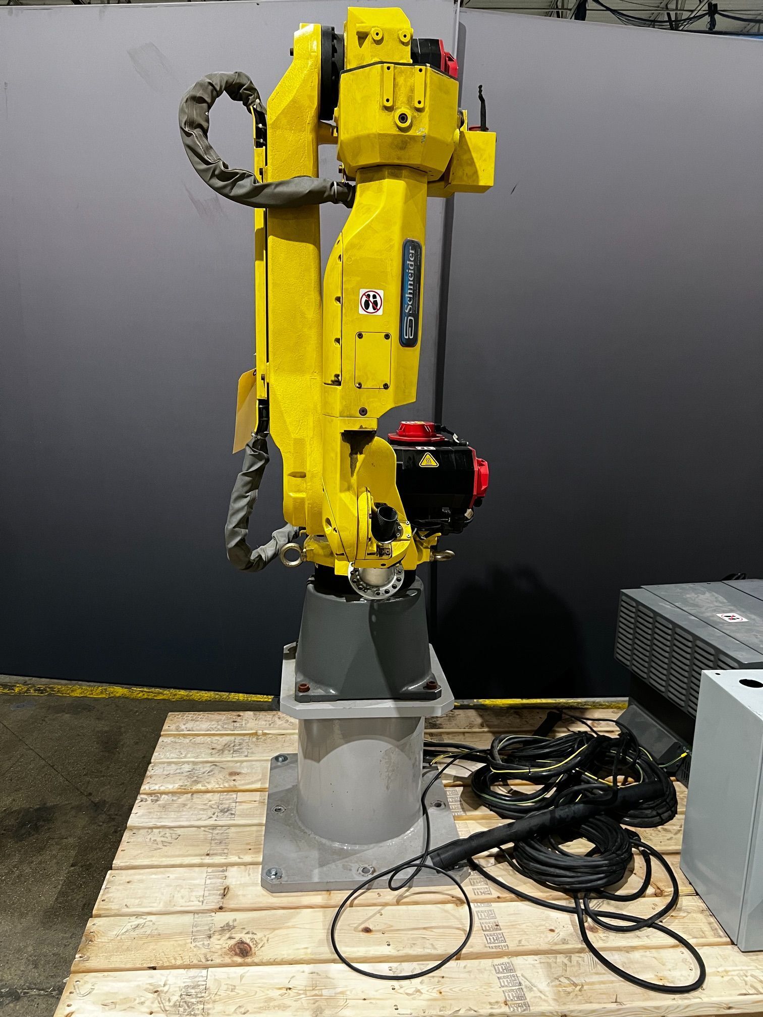 FANUC M-20iA Complete With R-30iB Controller & Machine Interface and Control Cabinet USED 1