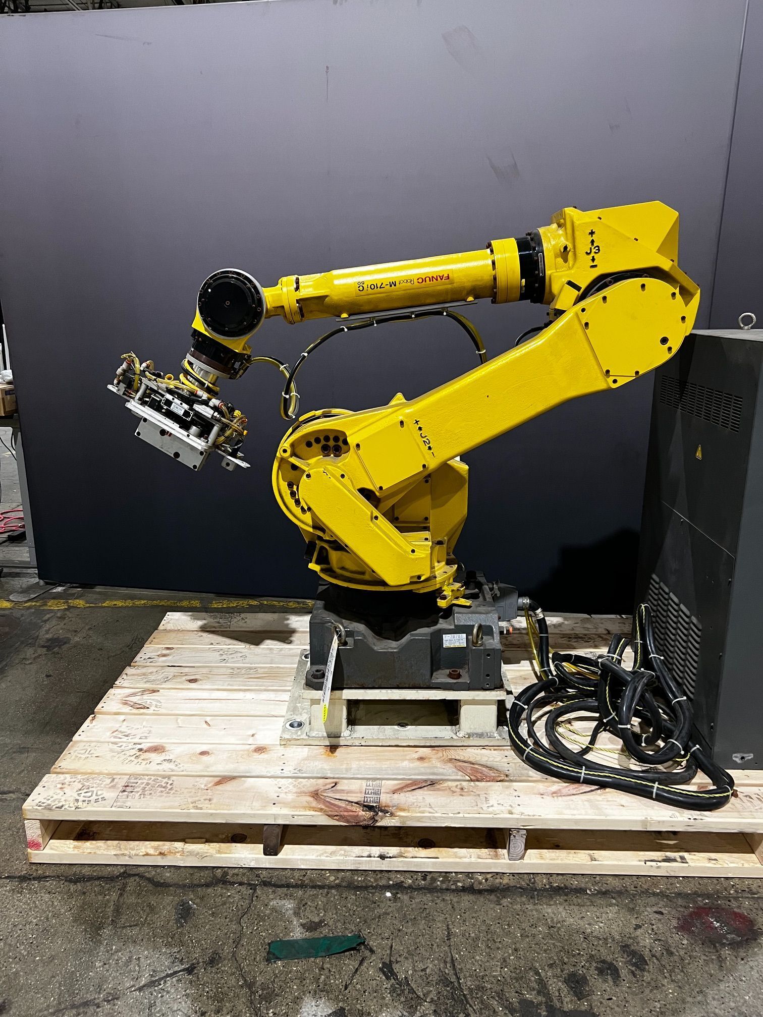 Fanuc M-710iC/50 Complete With R-J3iC Controller USED & TESTED 1