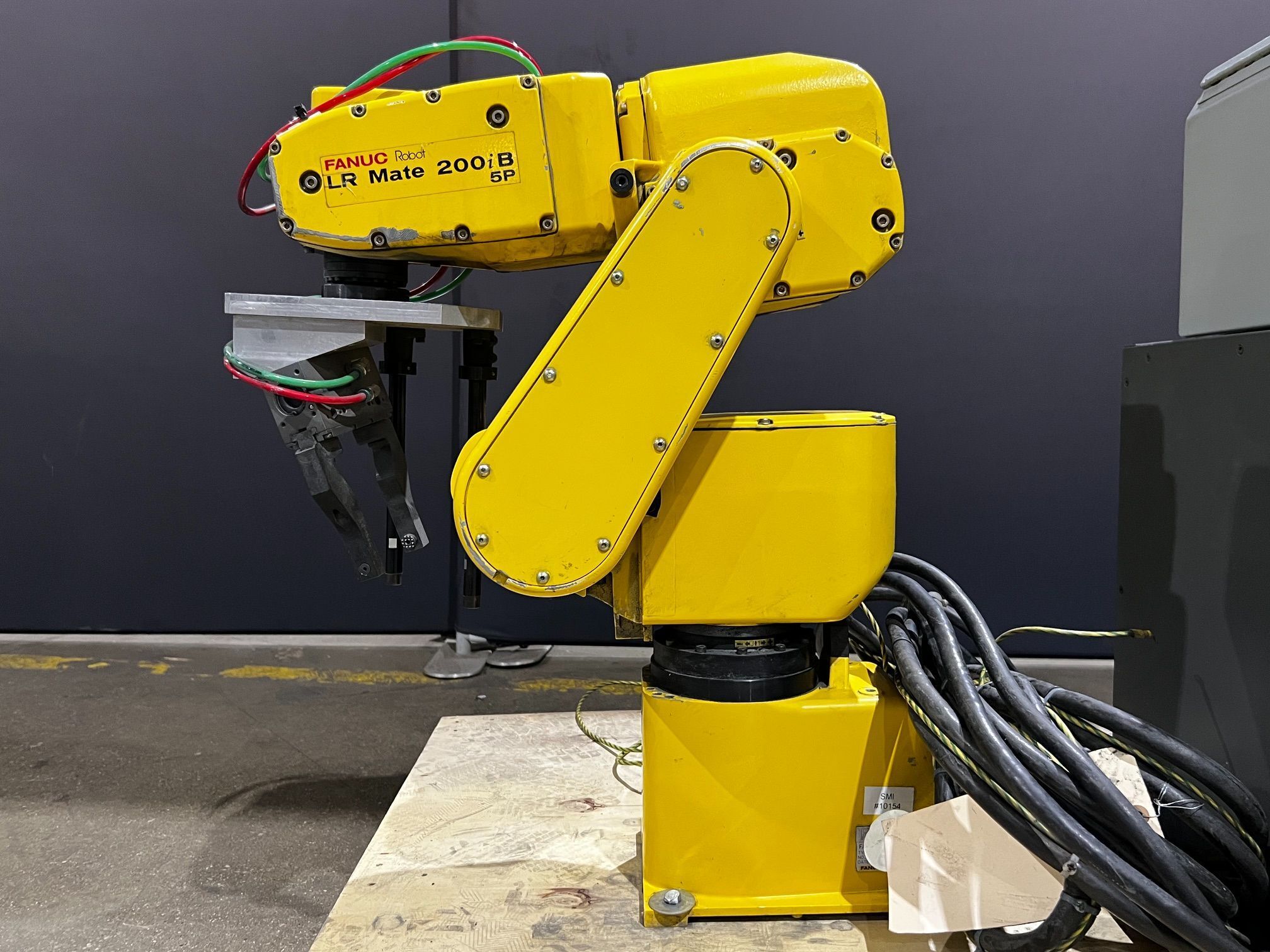 FANUC LR Mate 200iB/5P Complete with R-J3iB Mate Controller USED 1