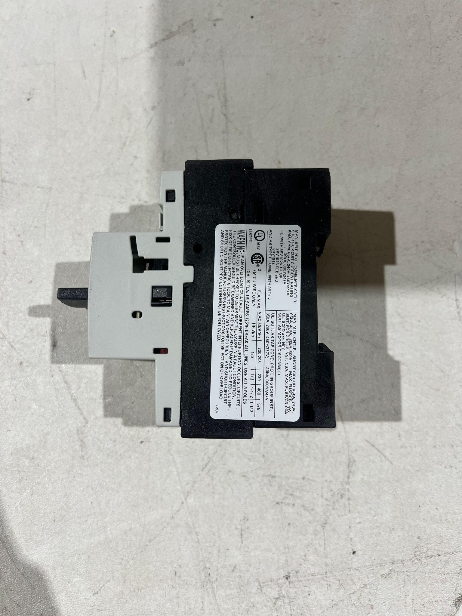 SIEMENS 3RV1021-1BA10 CIRCUIT BREAKERS NEW 3