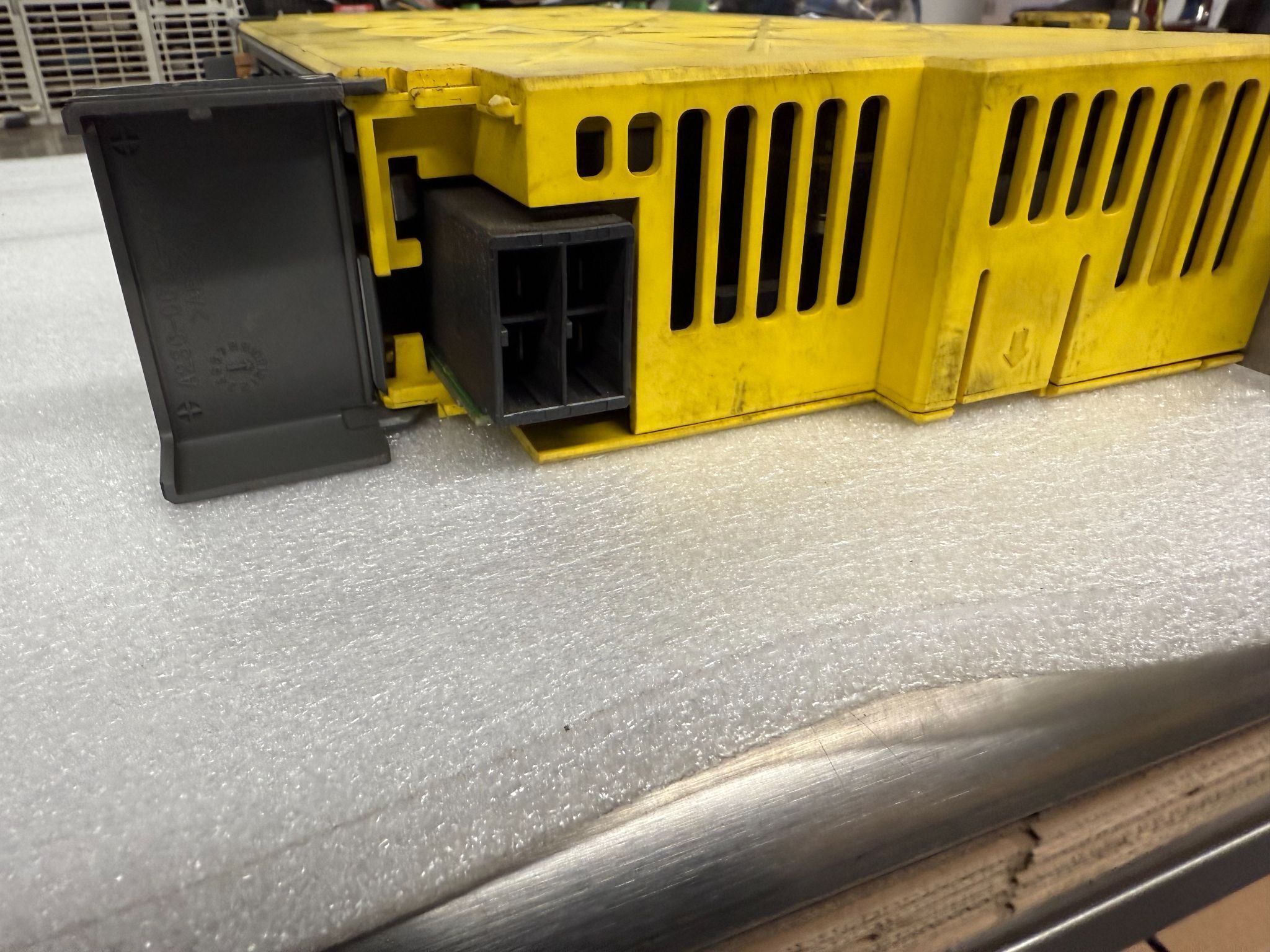 FANUC A06B-6117-H104 aiSV-40 SERVO AMPLIFIER MODULE USED 5