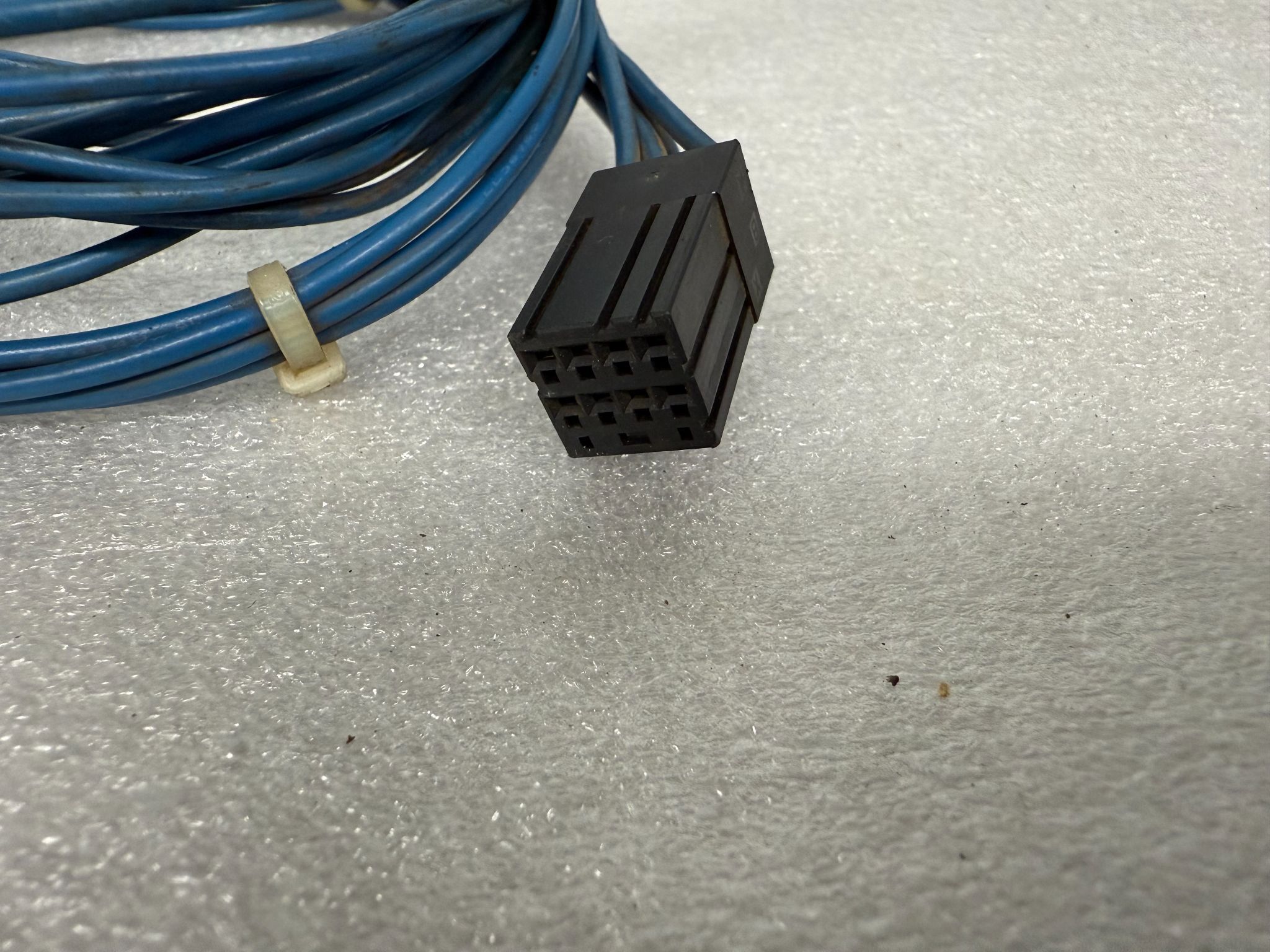 FANUC A660-2005-T558 L=1.1M CXS2A Aux Cable USED 3