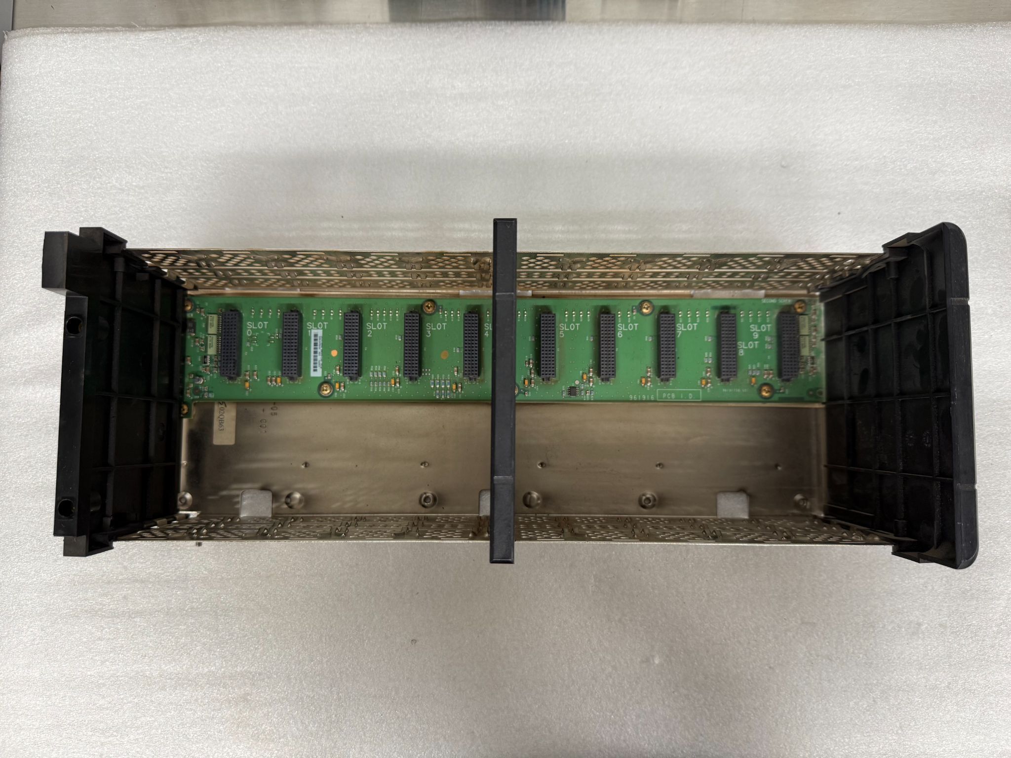 ALLEN BRADLEY 1756-A10 Control-Logix 10 Slot PLC Chassis USED 0