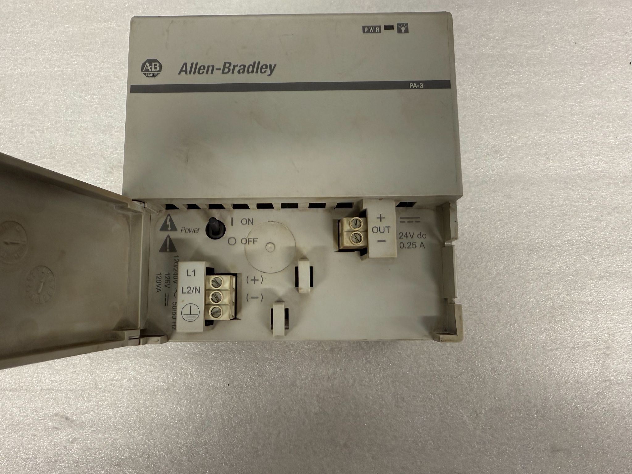 ALLEN BRADLEY 1768-PA3 CompactLogix Power Supply Module USED 1