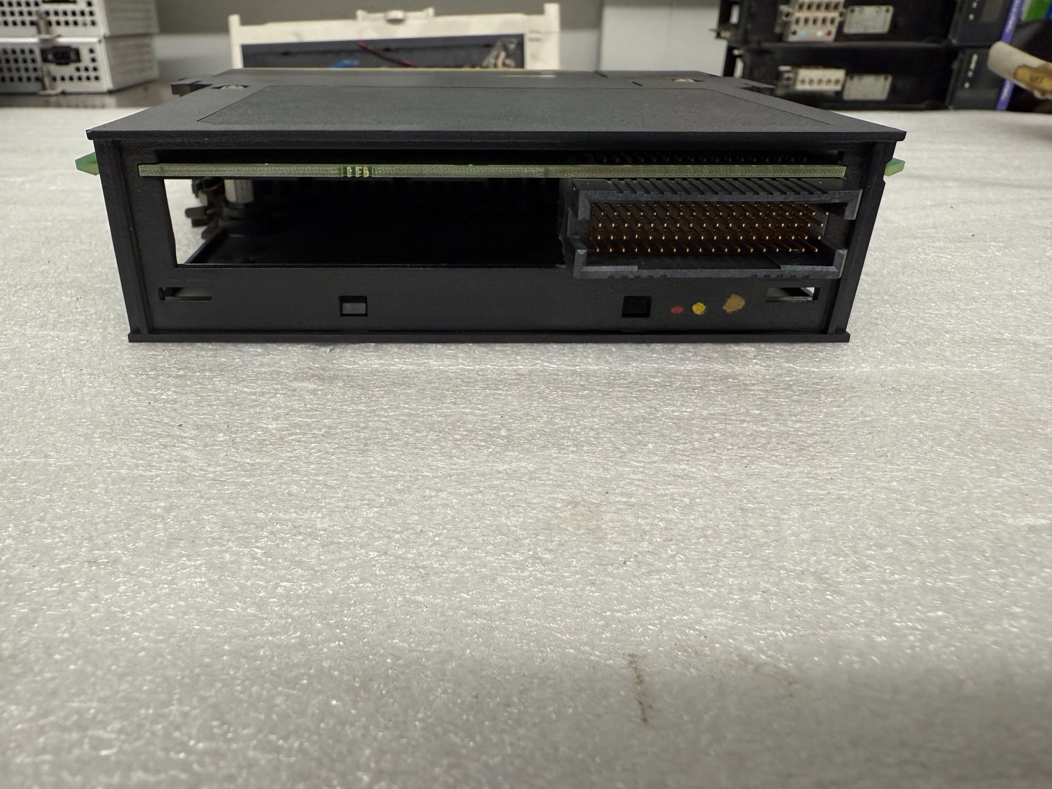 ALLEN BRADLEY 1756-OB32 ControlLogix Digital Output Module USED 4