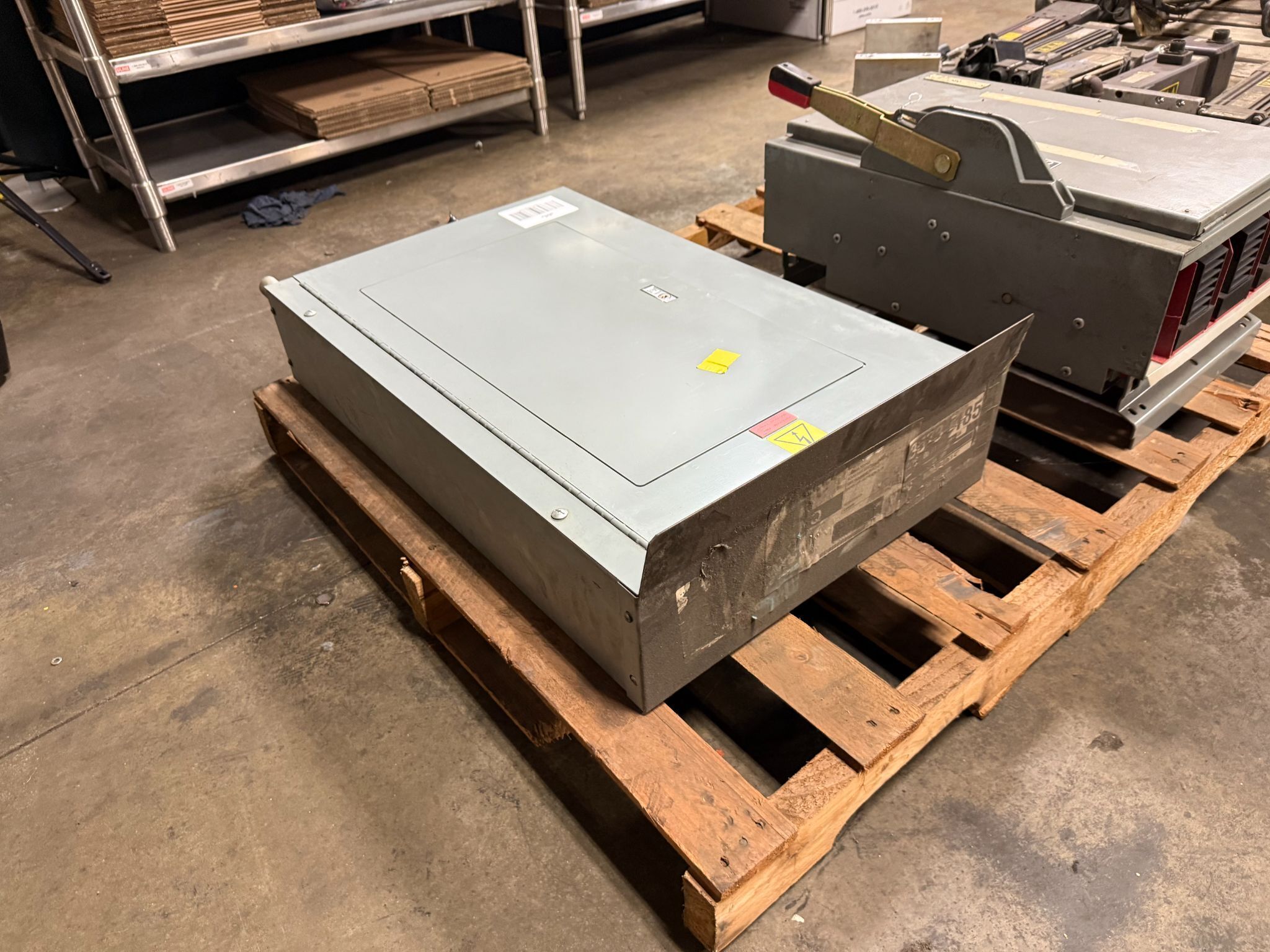 SQUARE D NC32SHR Breaker Panel w/ 30 (15 A) Fuse Slots USED 3
