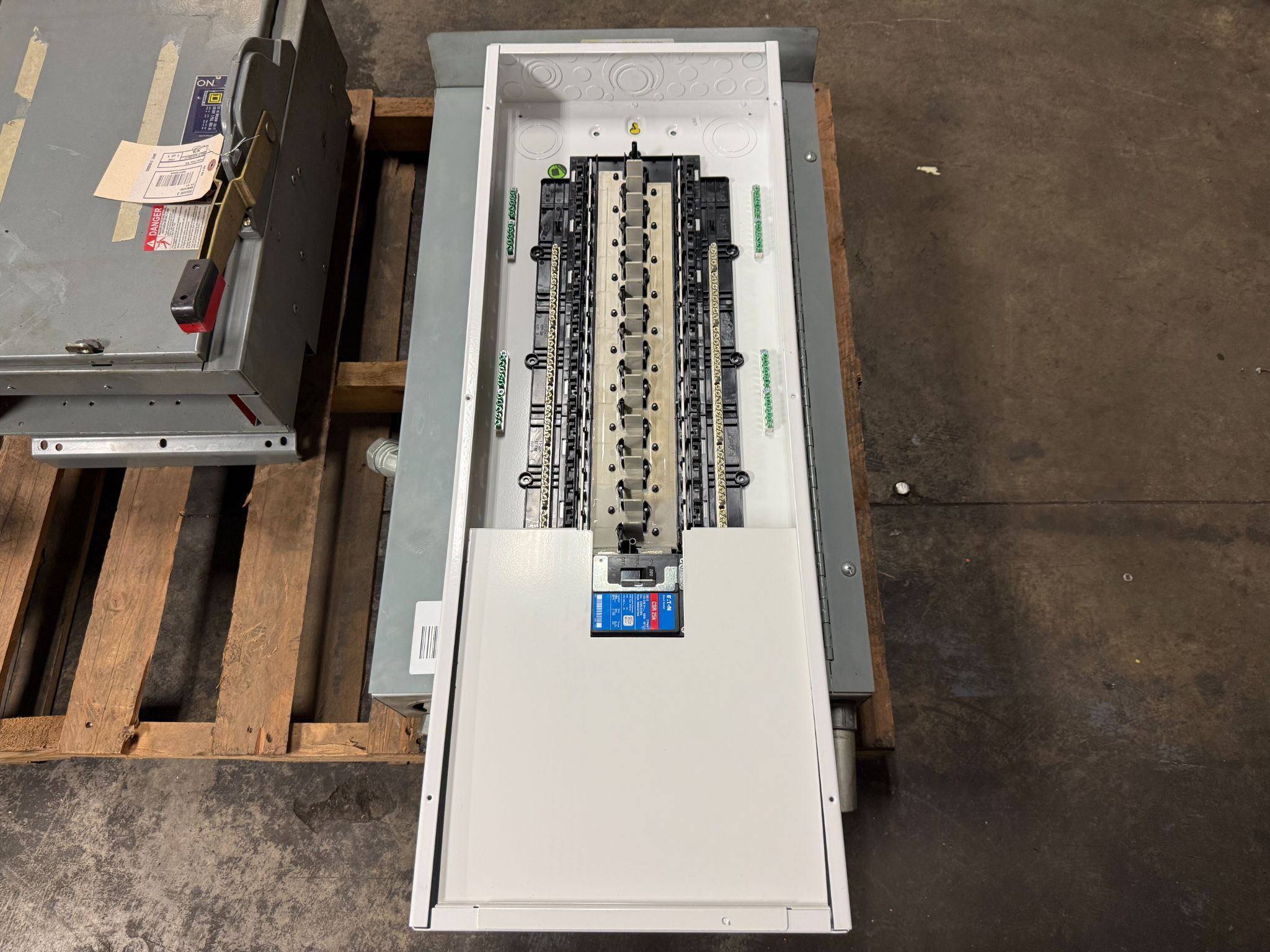 EATON CBRPM240 Circuit Breaker Enclosure NEW - Open Box 0