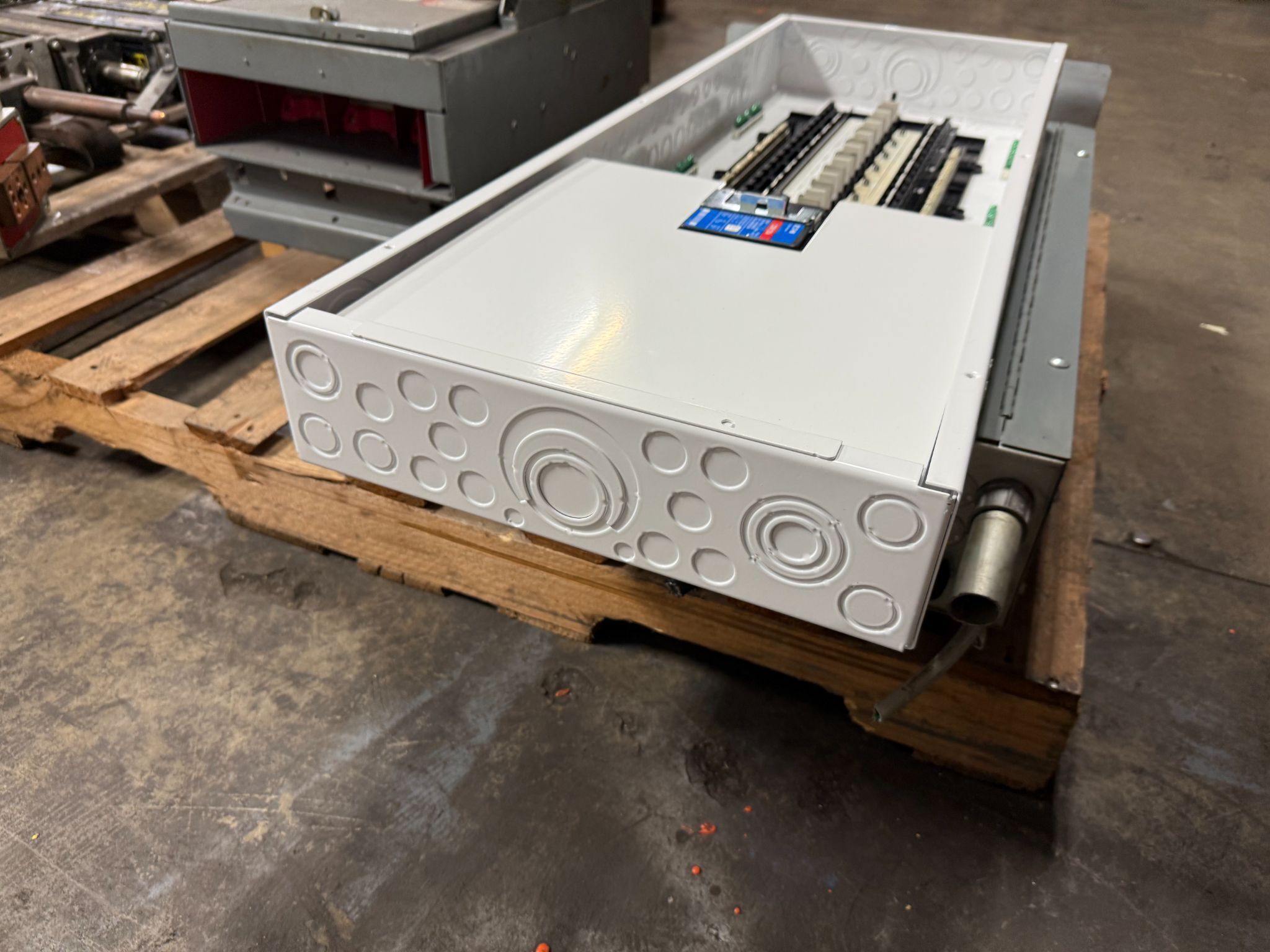 EATON CBRPM240 Circuit Breaker Enclosure NEW - Open Box 3