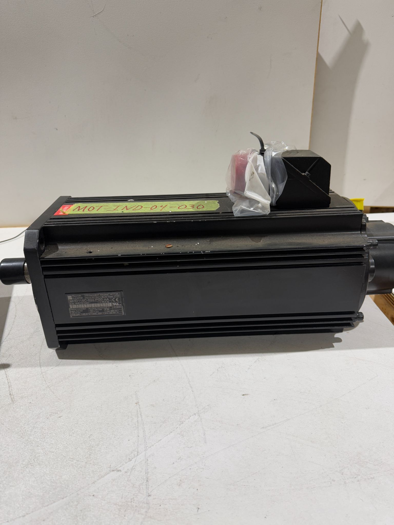 REXROTH INDRAMAT MHD115C-024-PG0-AA SERVO MOTORS USED 1