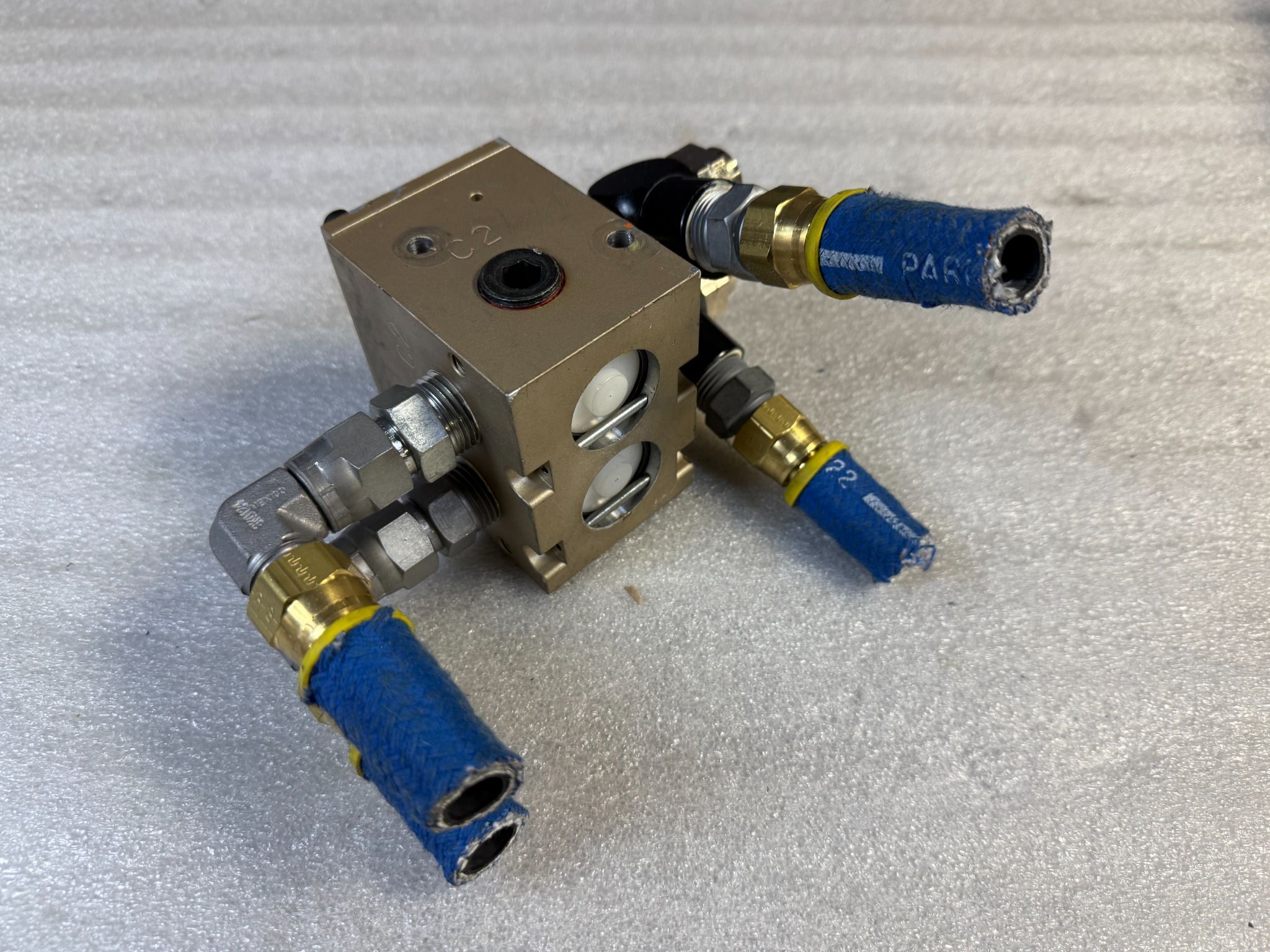 ROSS 2768C4900 1/2" Pilot Operated Check Valve USED 1