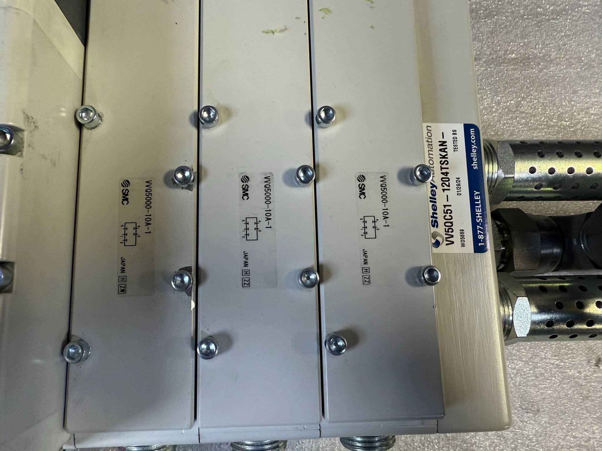 SMC VV5QC51-1204TSKAN VQC Manifold w/ (2) VQ5101-51, (4) VQ5201-51, (3) VQ4201-51 Solenoid Valves USED 3