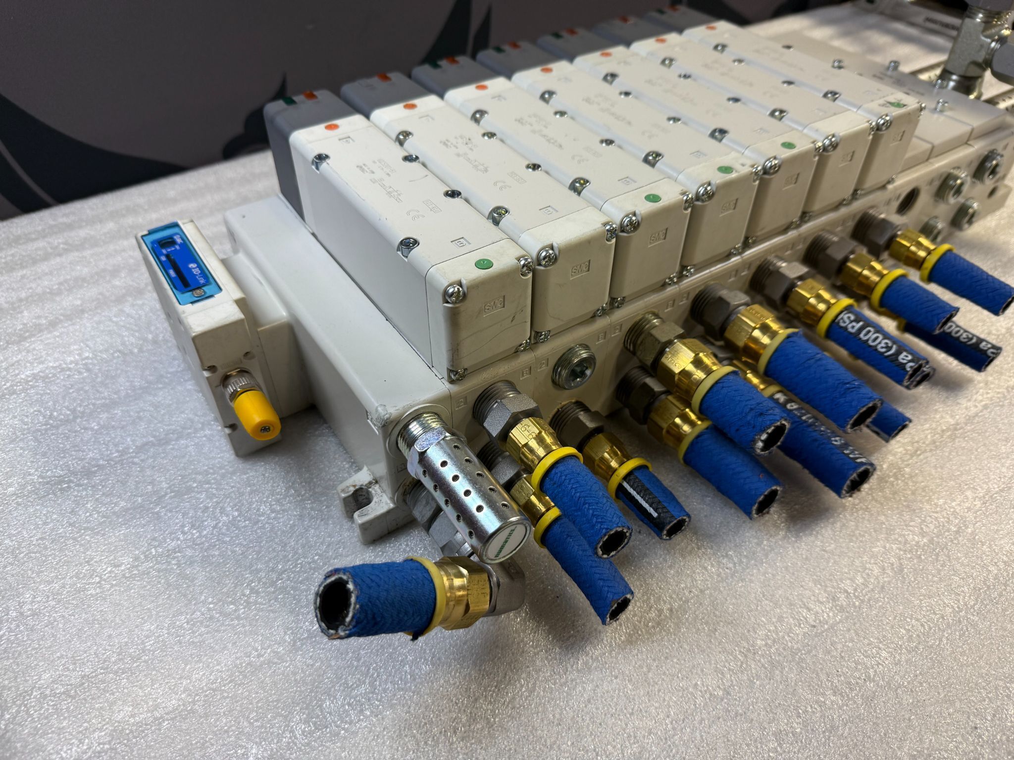 SMC VV5QC51-0604TSKAN Pneumatic Valve Manifold Assembly USED 1