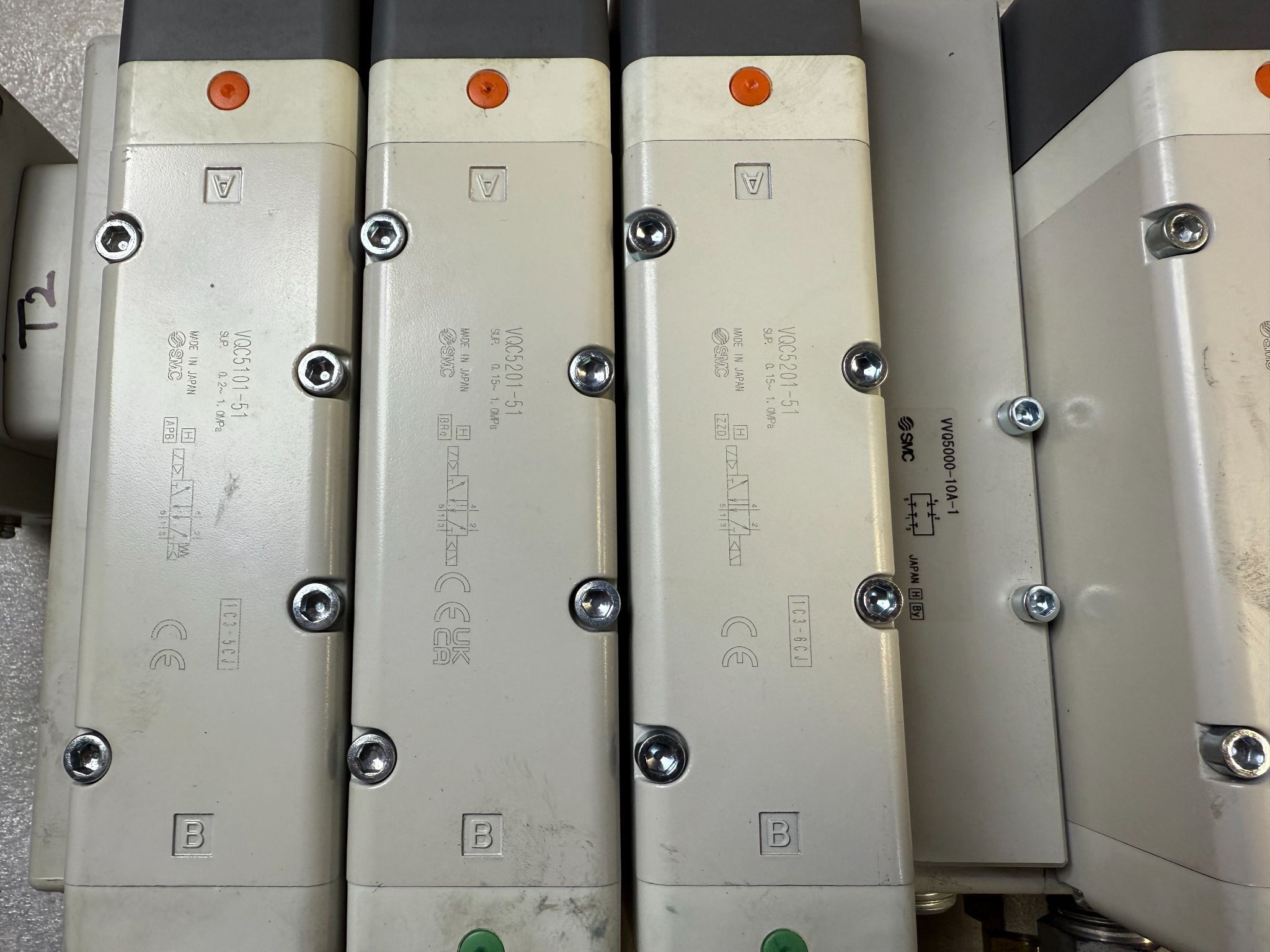 SMC VV5QC51‑1204TSKAN Pneumatic Valve Manifold IO‑Link USED 3