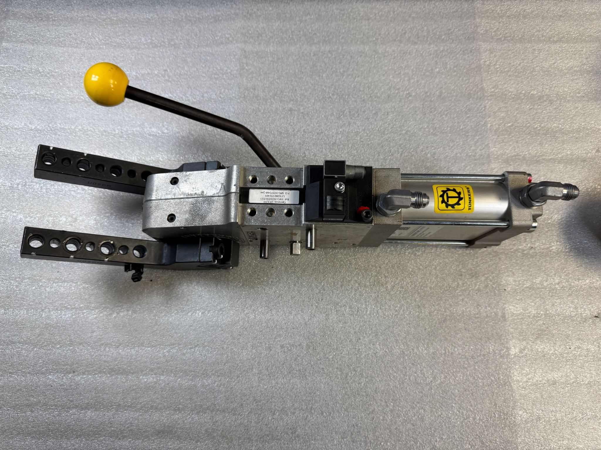 TUNKERS VU 63.1 BR2 Z A035 T12 5‑120° Pneumatic Clamp USED 1