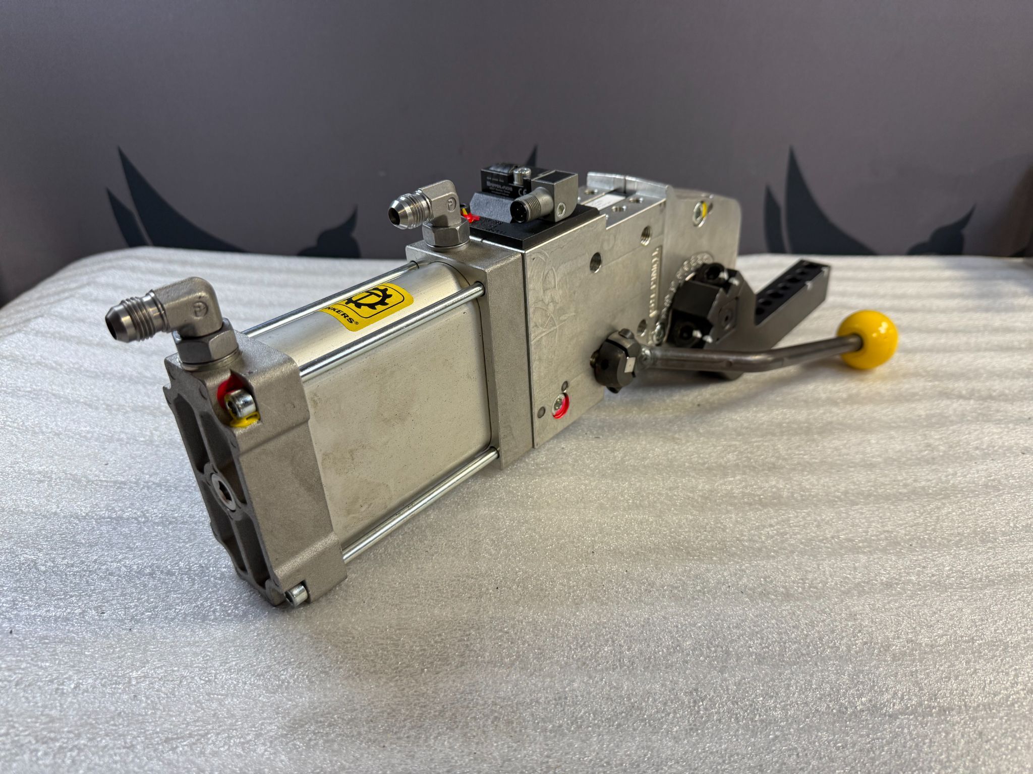 TUNKERS VU 63.1 BR2 Z A035 T12 5‑120° Pneumatic Clamp USED 2