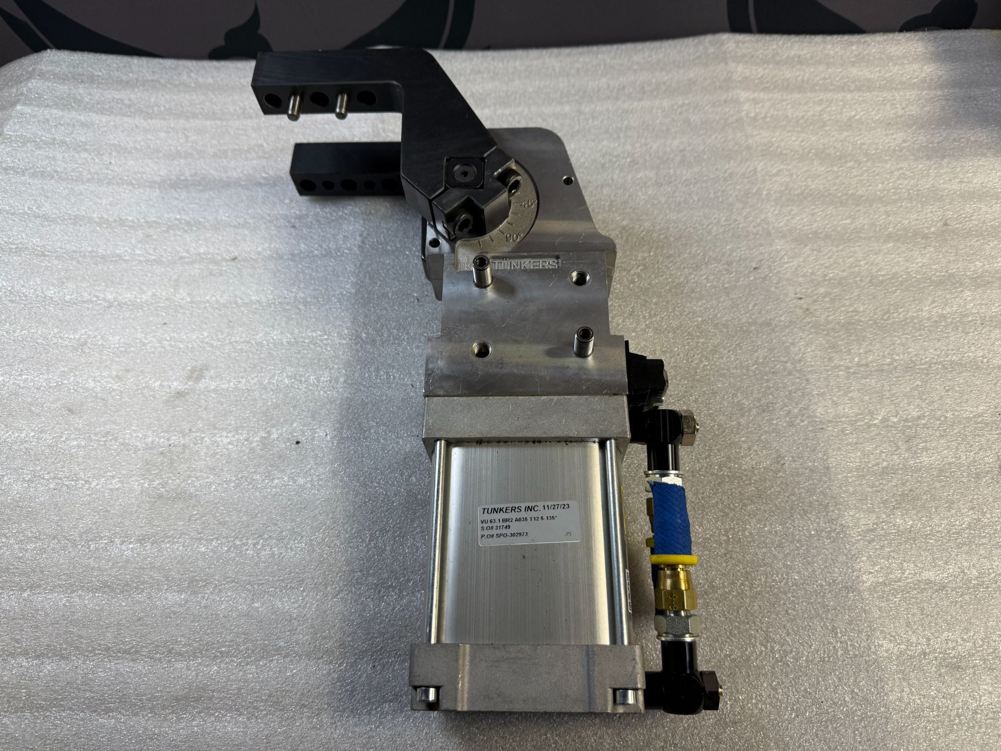 TUNKERS VU 63.1 BR2 A035 T12 5-135° Pneumatic Clamp USED 4
