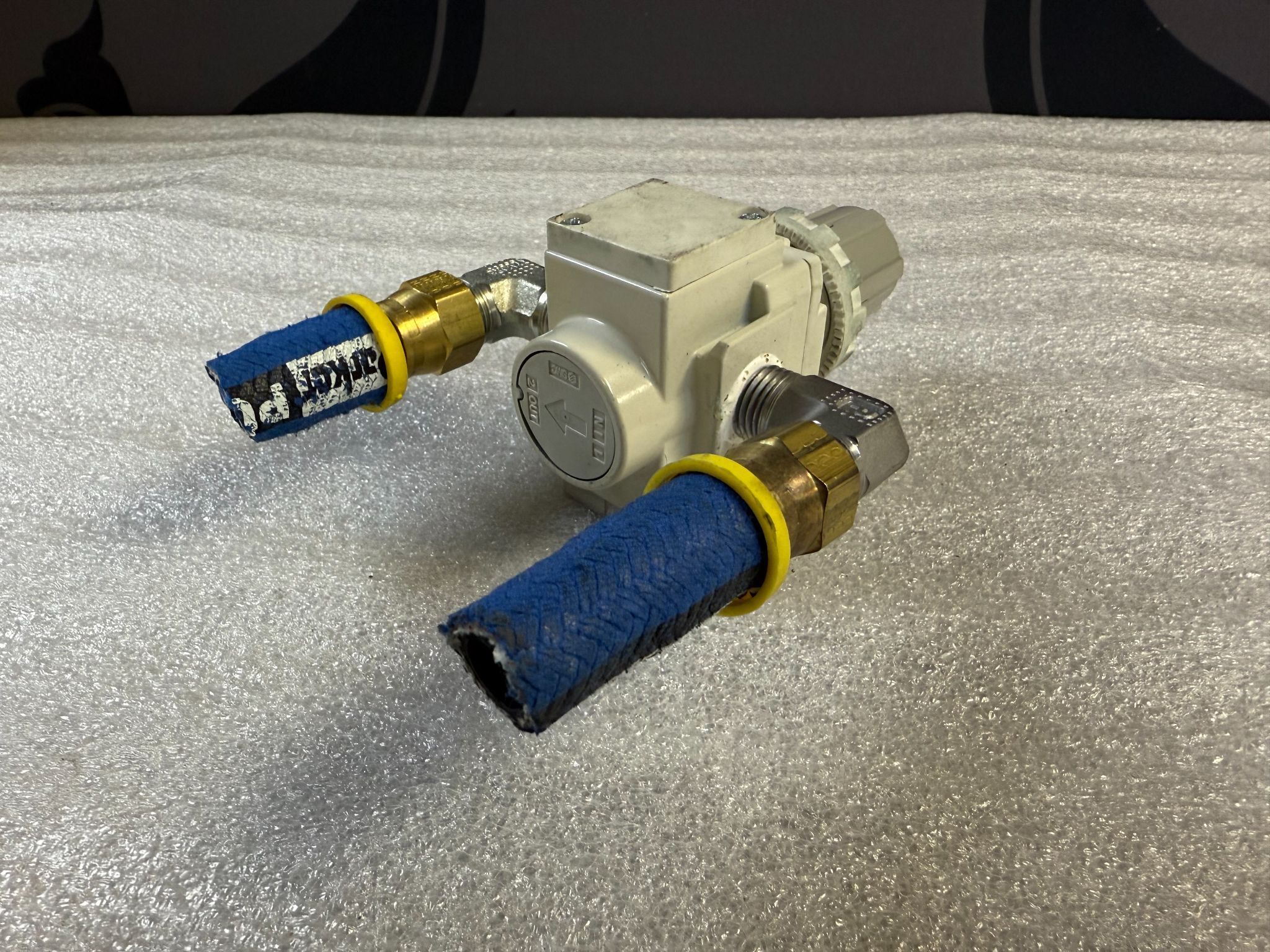 SMC AR20K-N02E-YZ-B Pressure Regulator USED 2
