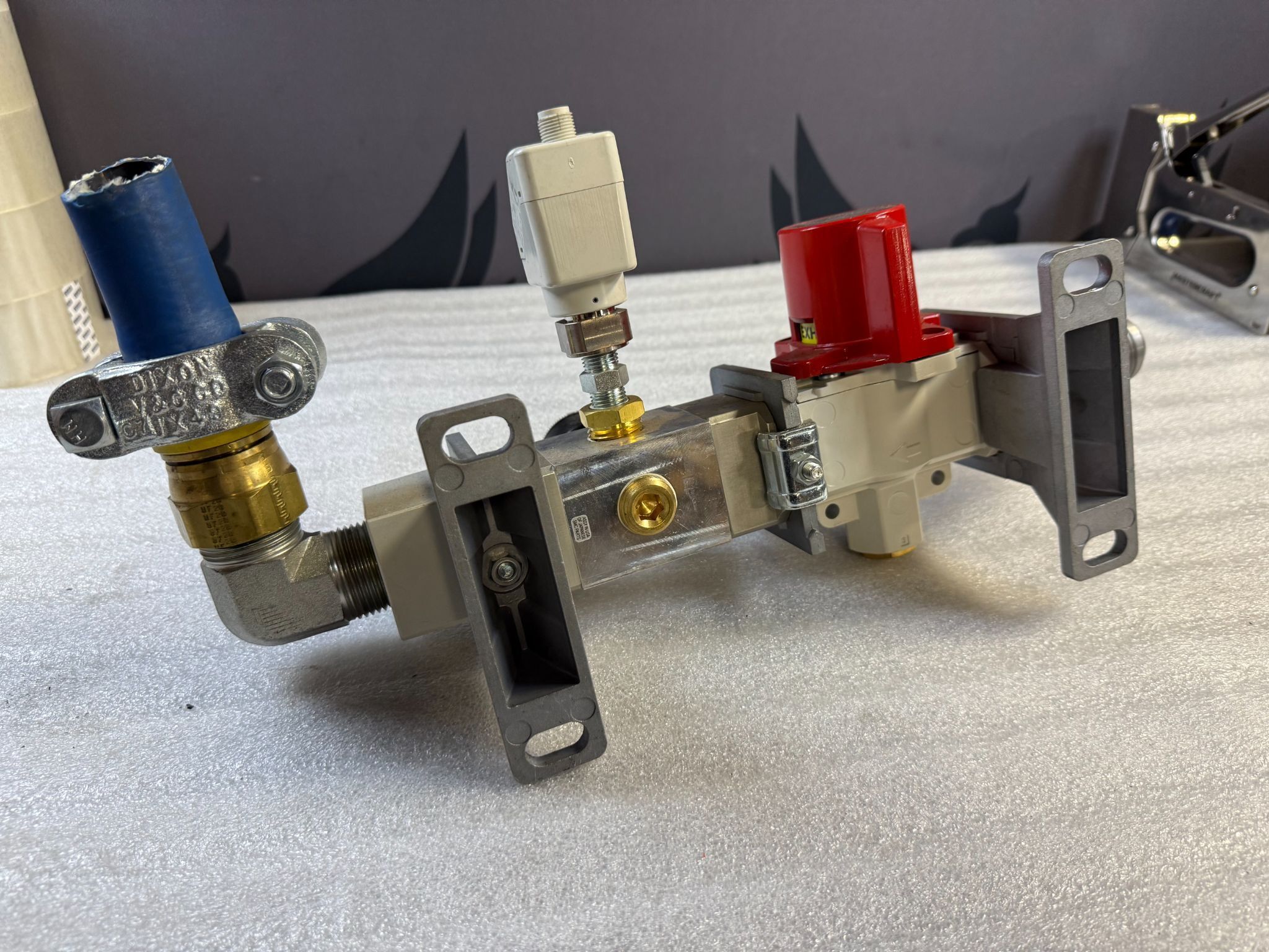 SMC VHS50‑10N‑X30 Pneumatic Safety Shut‑Off Valve Assembly USED 5