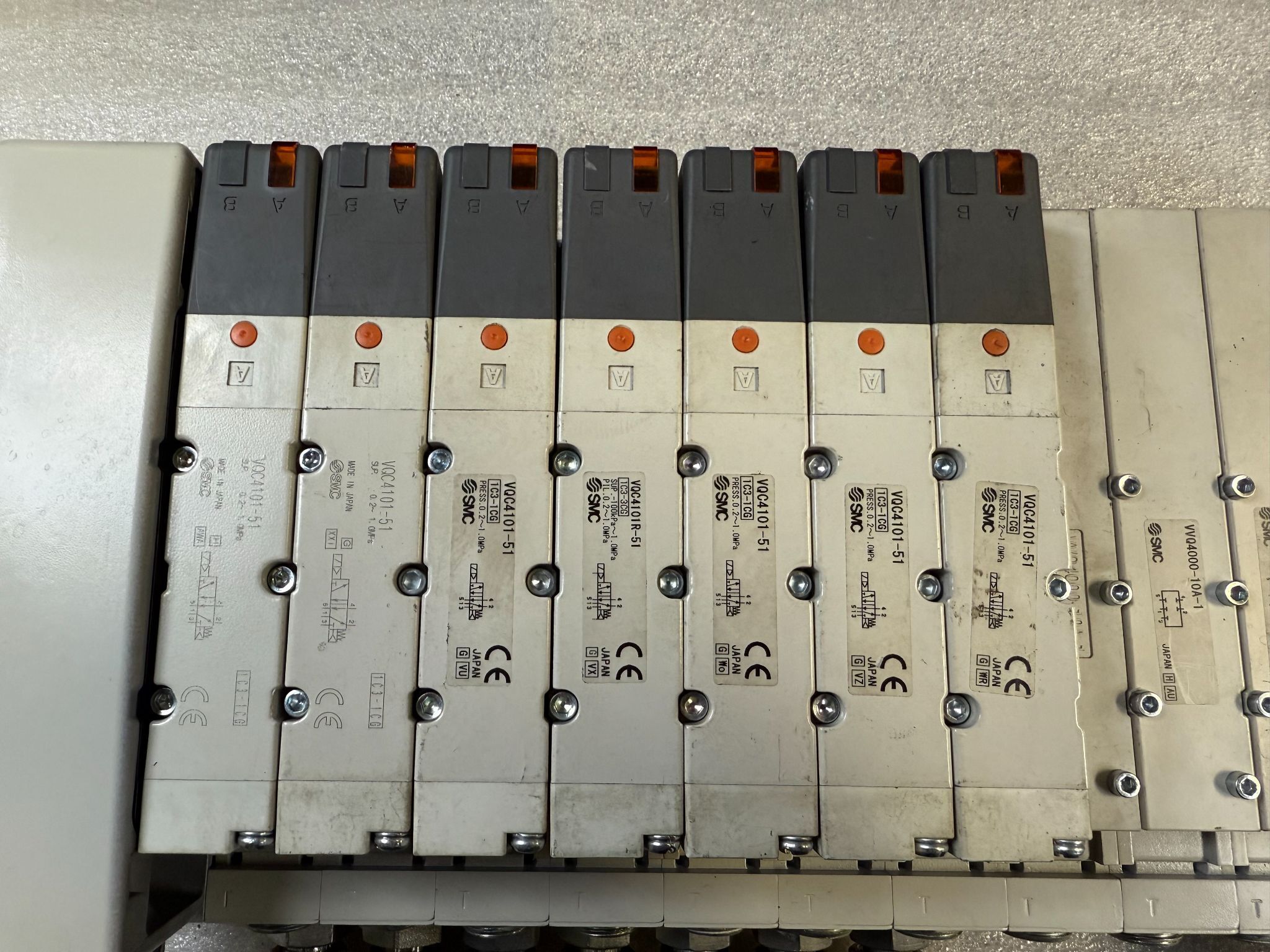 SMC VV5QC41-1203TSKAN Pneumatic Valve Manifold Assembly USED 1