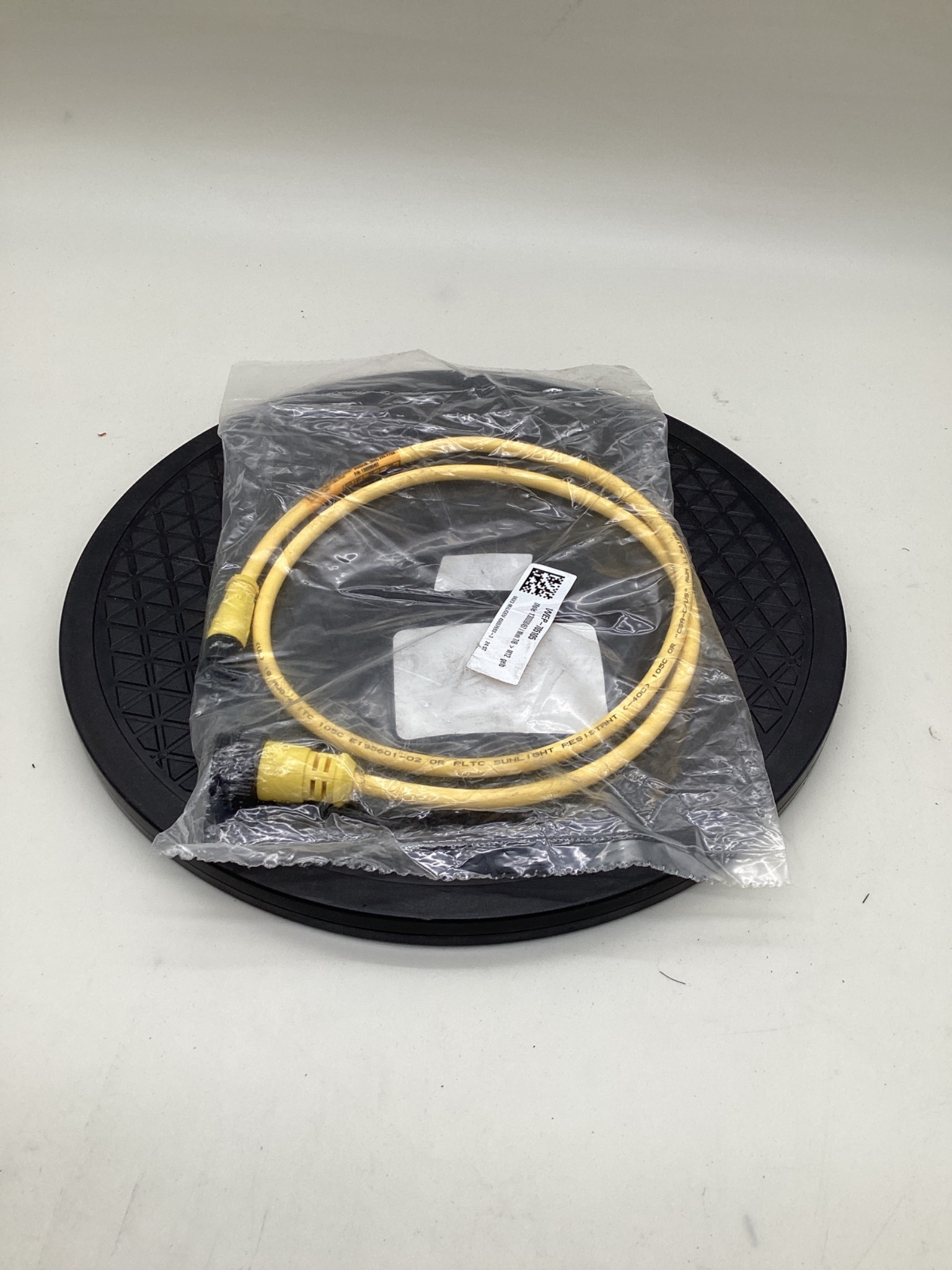 BRAD CONNECTIVITY / MOLEX 1300090457 Mini-Change To Micro-Change Cordset NEW 2