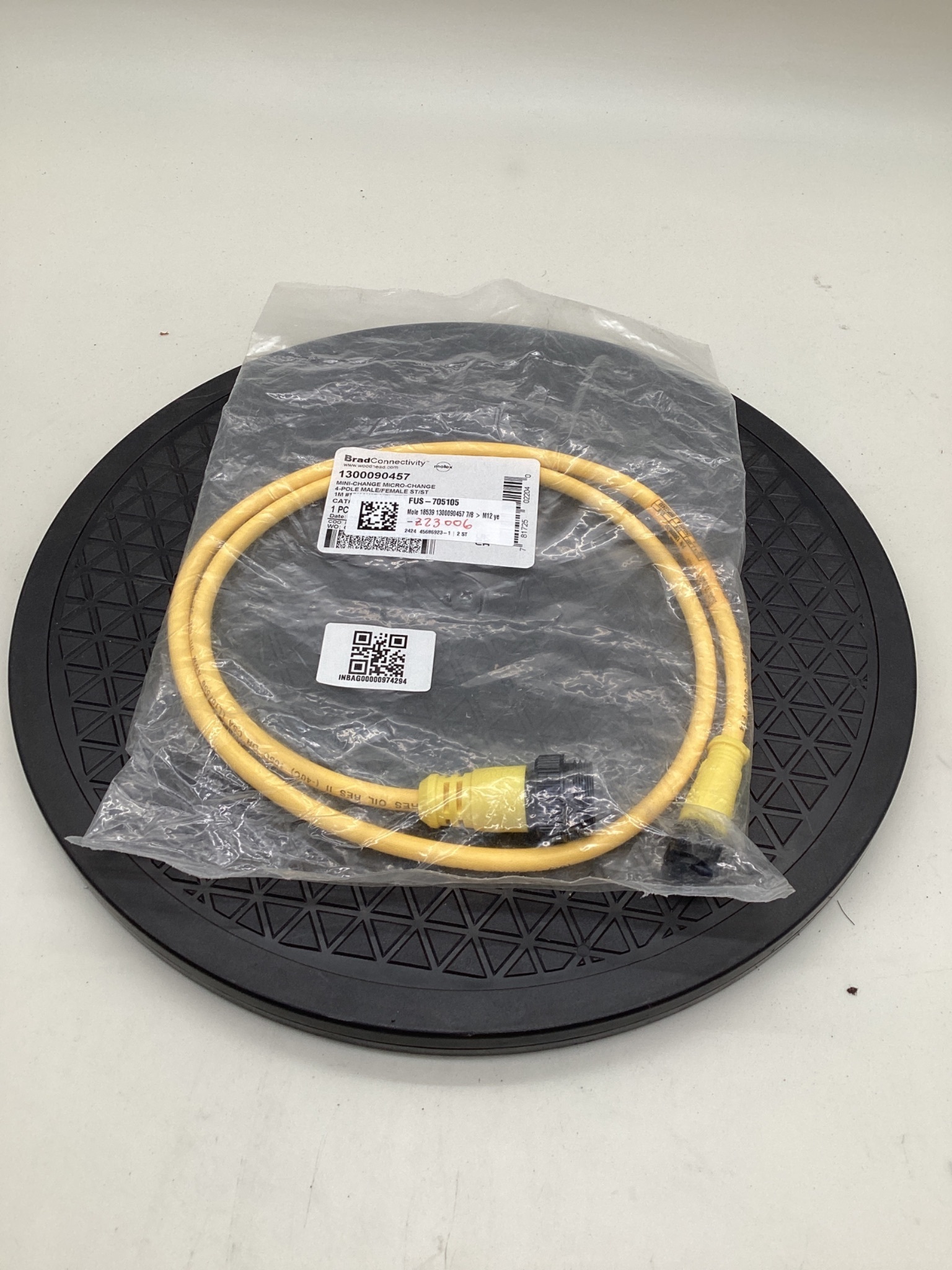 BRAD CONNECTIVITY 1300090457 Mini-Change To Micro-Change Cordset 1M NEW 0