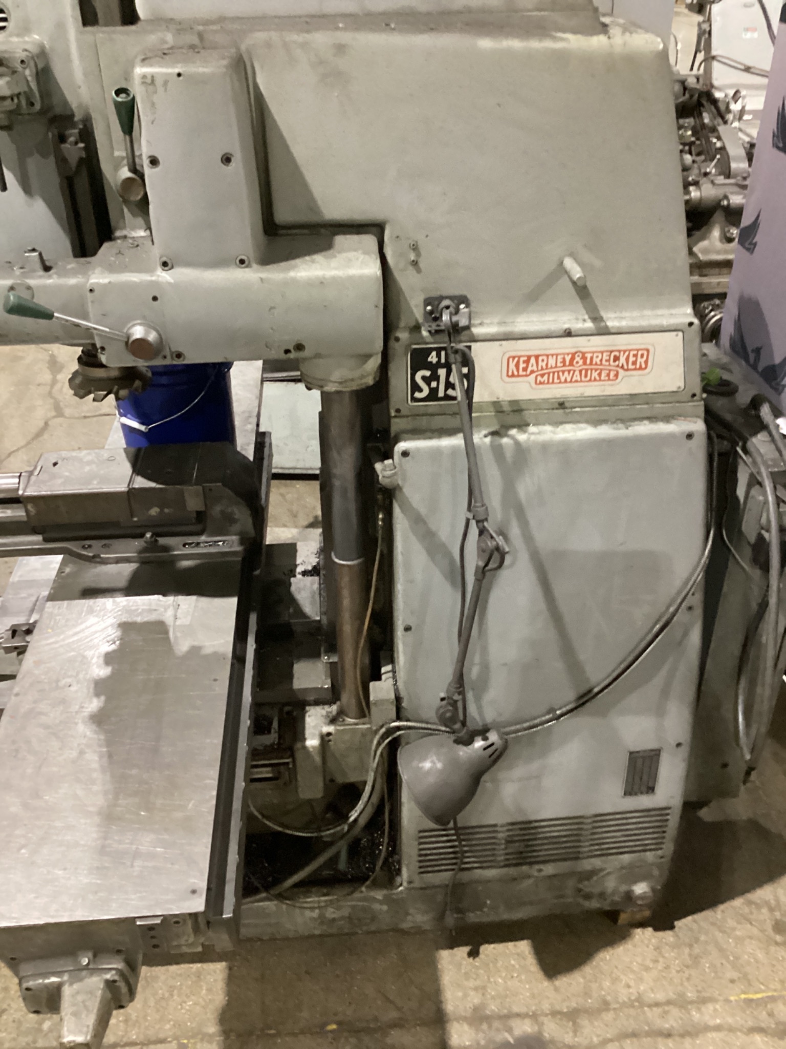 KEARNEY & TRECKER 415 S-15 Vertical Milling Machine USED 4