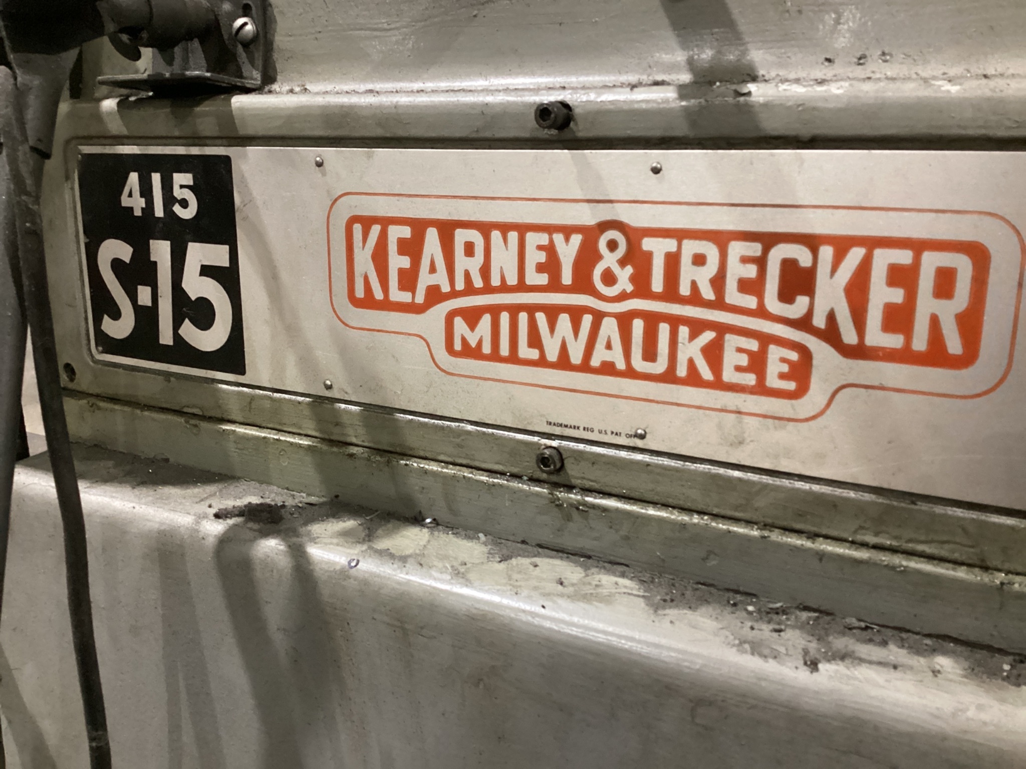 KEARNEY & TRECKER 415 S-15 Vertical Milling Machine USED 5