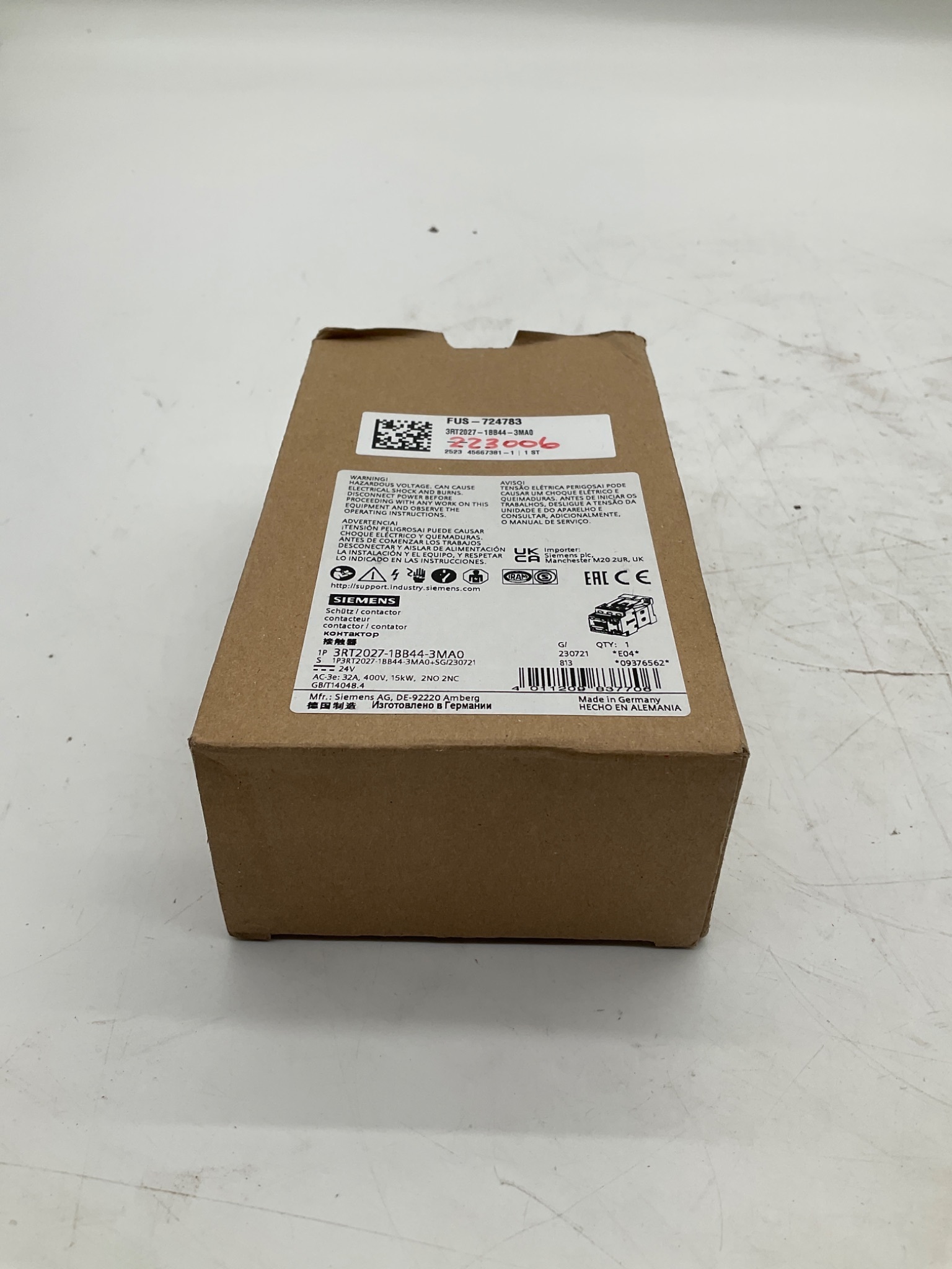 SIEMENS 3RT2027-1BB44-3MA0 SIRIUS Contactor 24VDC 15kW 2NO 2NC NEW 3