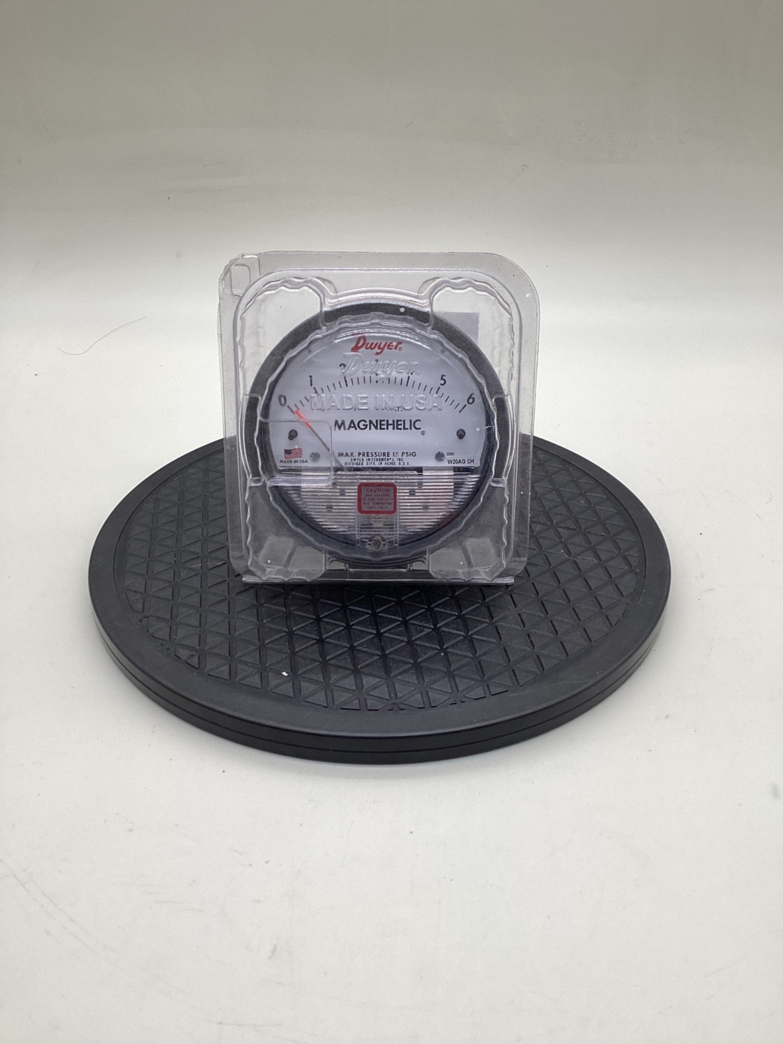 DWYER 102008-00 Magnehelic Differential Pressure Gauge 0-6 IN W.C. NEW 0