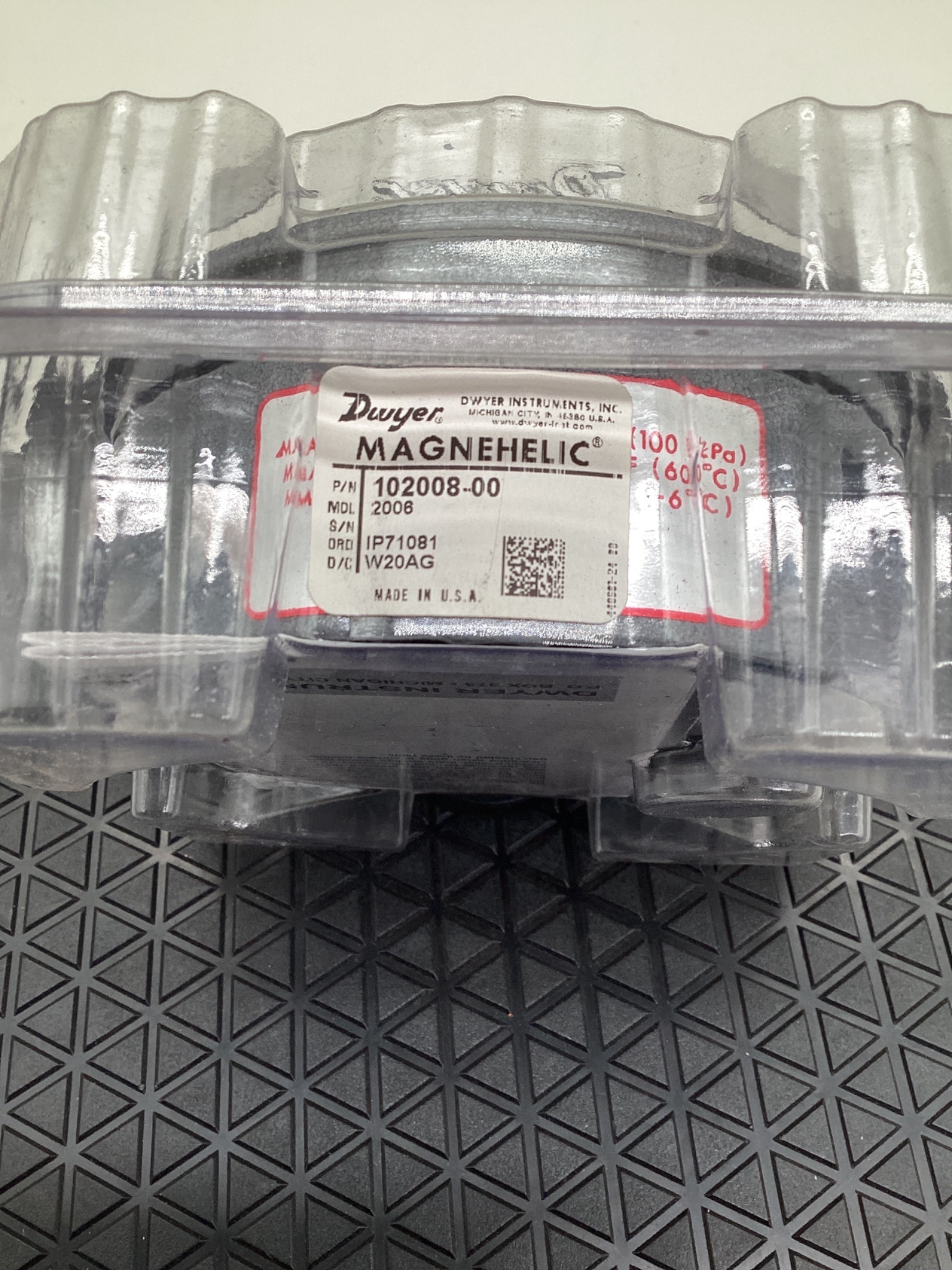 DWYER 102008-00 Magnehelic Differential Pressure Gauge 0-6 IN W.C. NEW 1