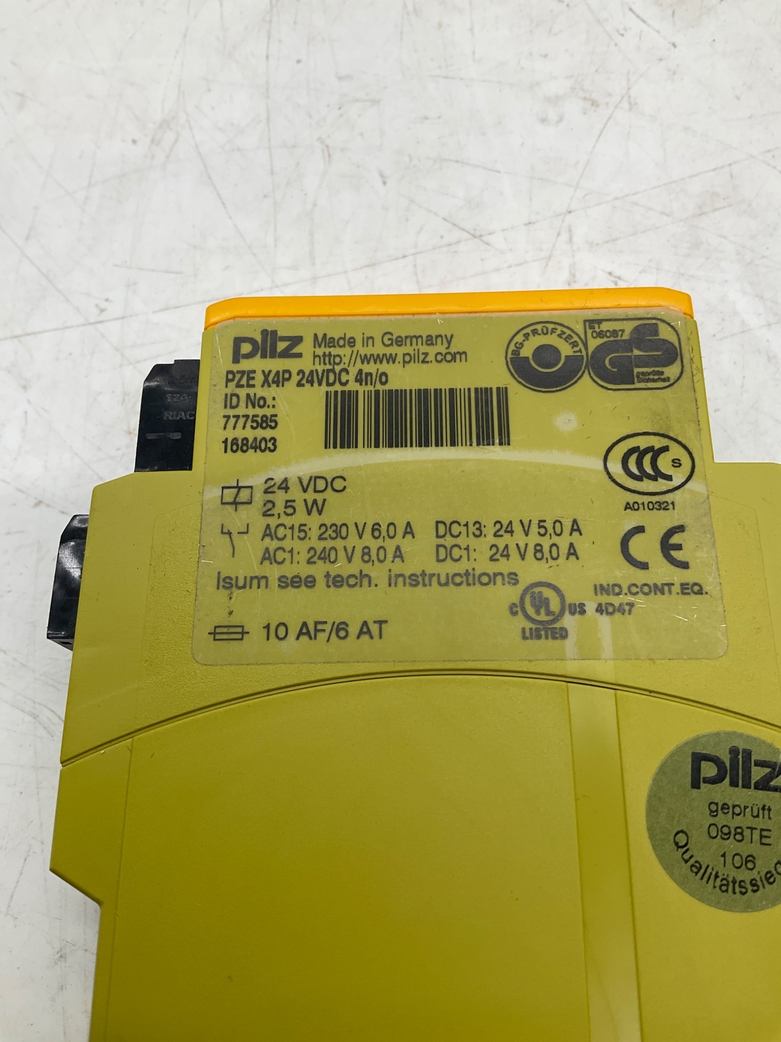PILZ 777585 PZE X4P Safety Monitoring Relay 24VDC USED 2