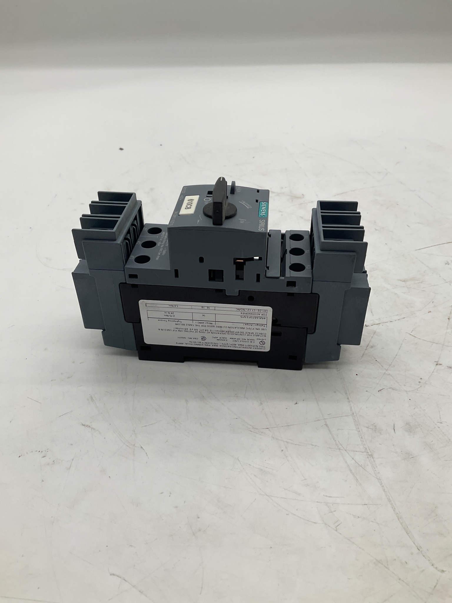 SIEMENS 3RV2811-1GD10 SIRIUS Circuit Breaker Size S00 3-Pole USED 1