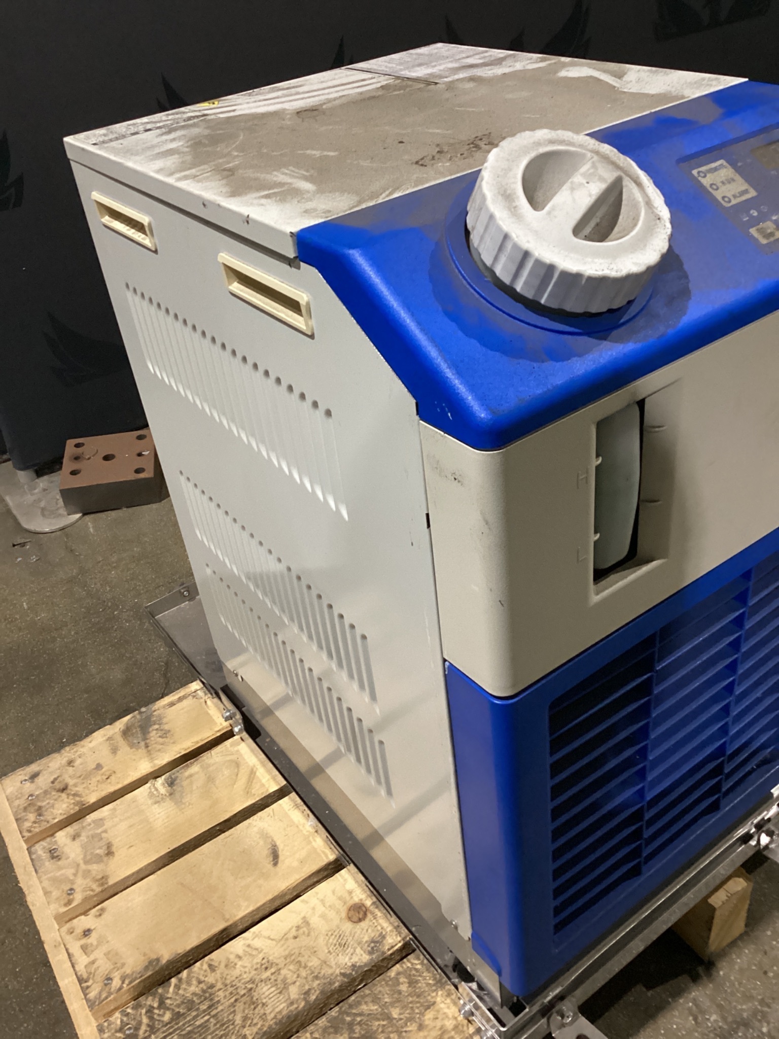 SMC HRS030-AN-20 Thermo Chiller USED 2