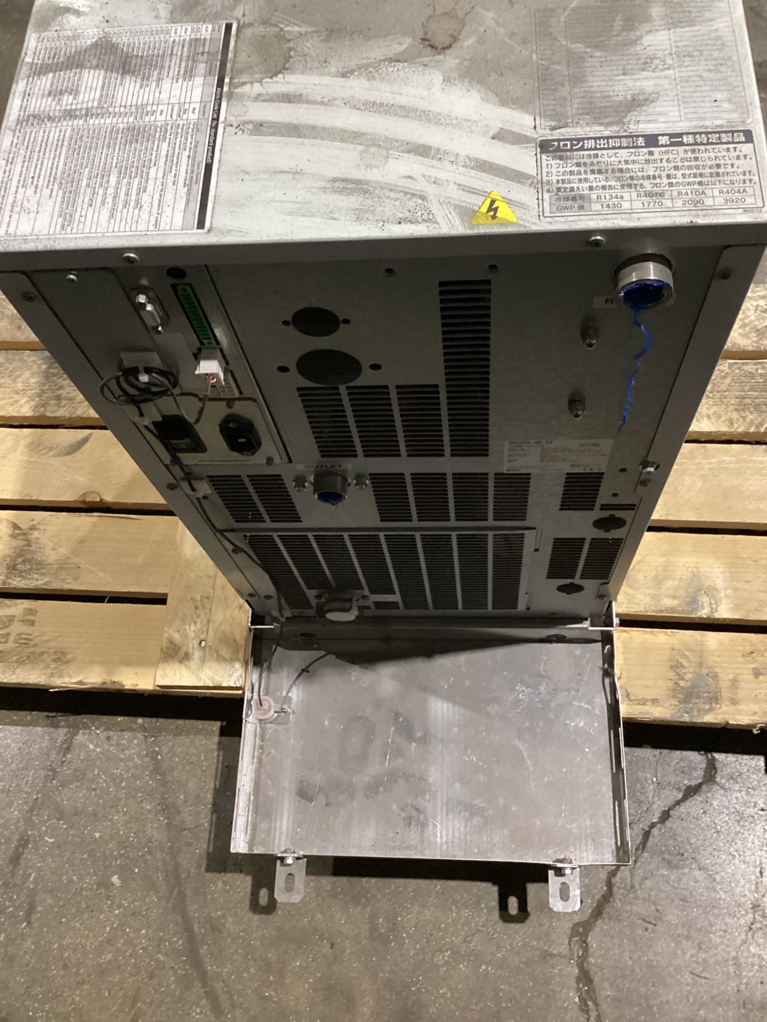SMC HRS030-AN-20 Thermo Chiller USED 4