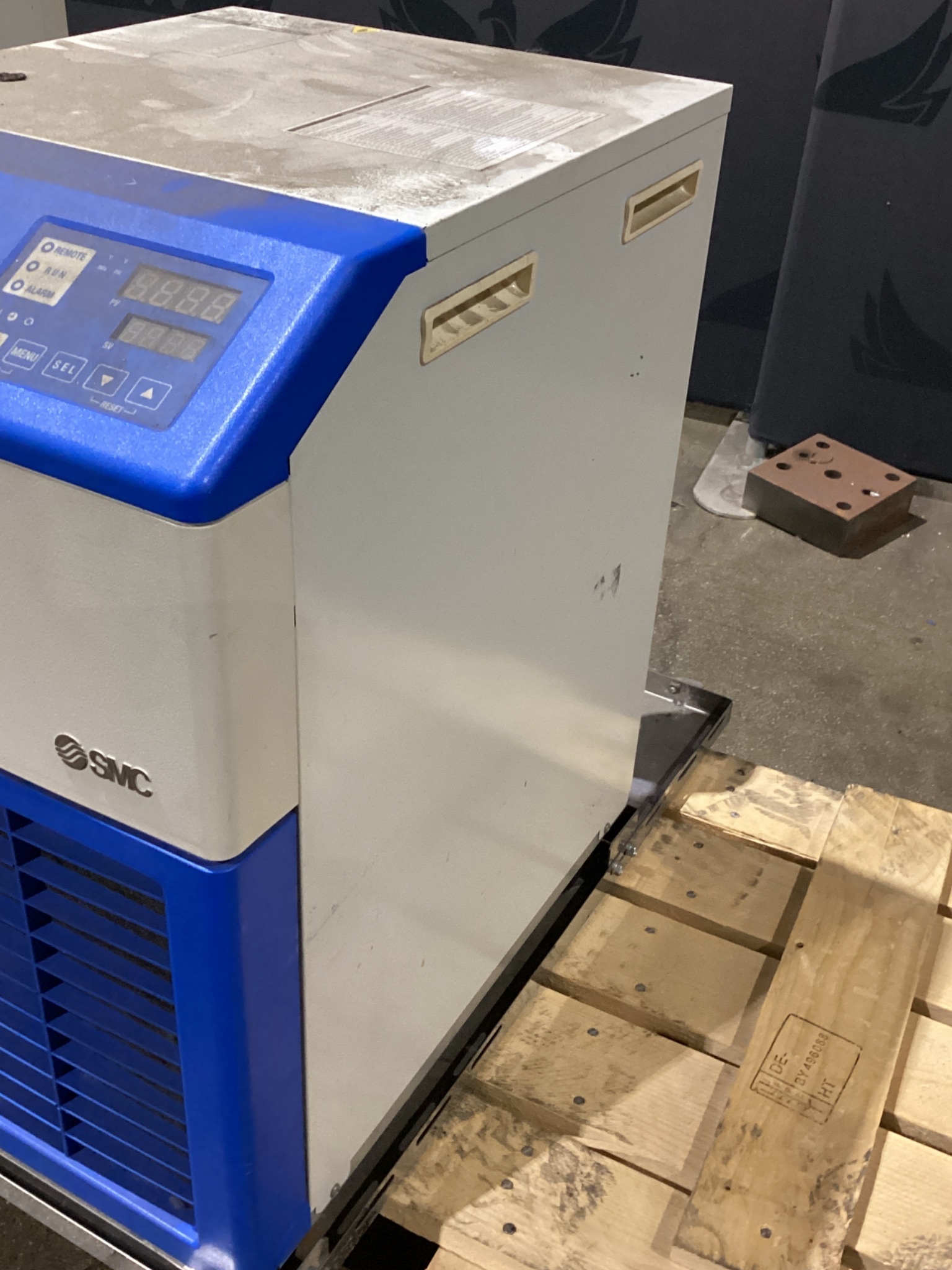 SMC HRS018-AN-20-T Thermo Chiller USED 2