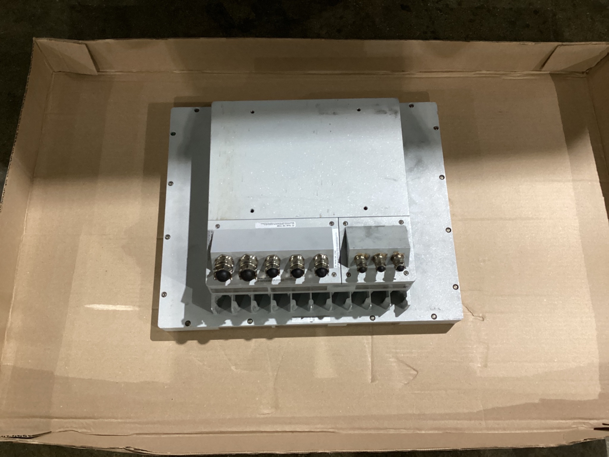 SIEMENS / R Stahl ET-498-2TX-AC Shark Hazardous Area / Explosion Proof Operator Station USED 8