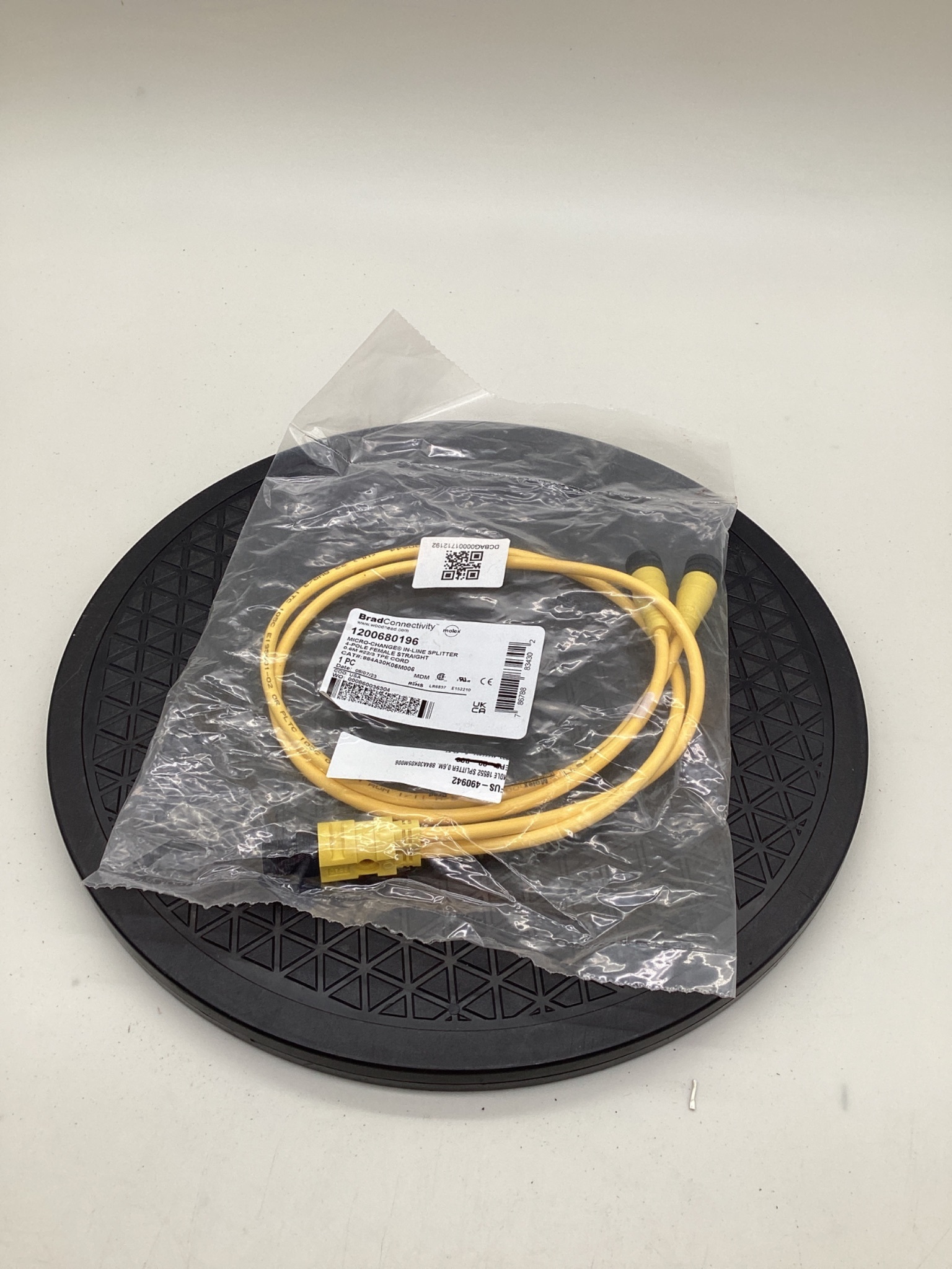 BRAD CONNECTIVITY 1200680196 Micro-Change In-Line Splitter 4-Pole 0.6M NEW 0