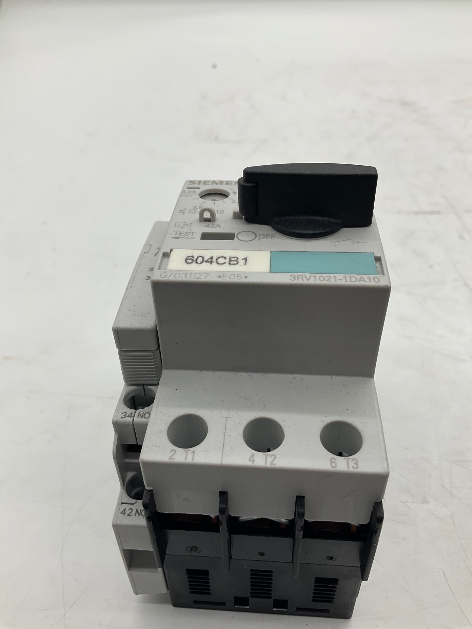 SIEMENS 3RV1021-1DA10 Motor Starter Protector W/ 3RV1901-1A Aux Contact USED 3