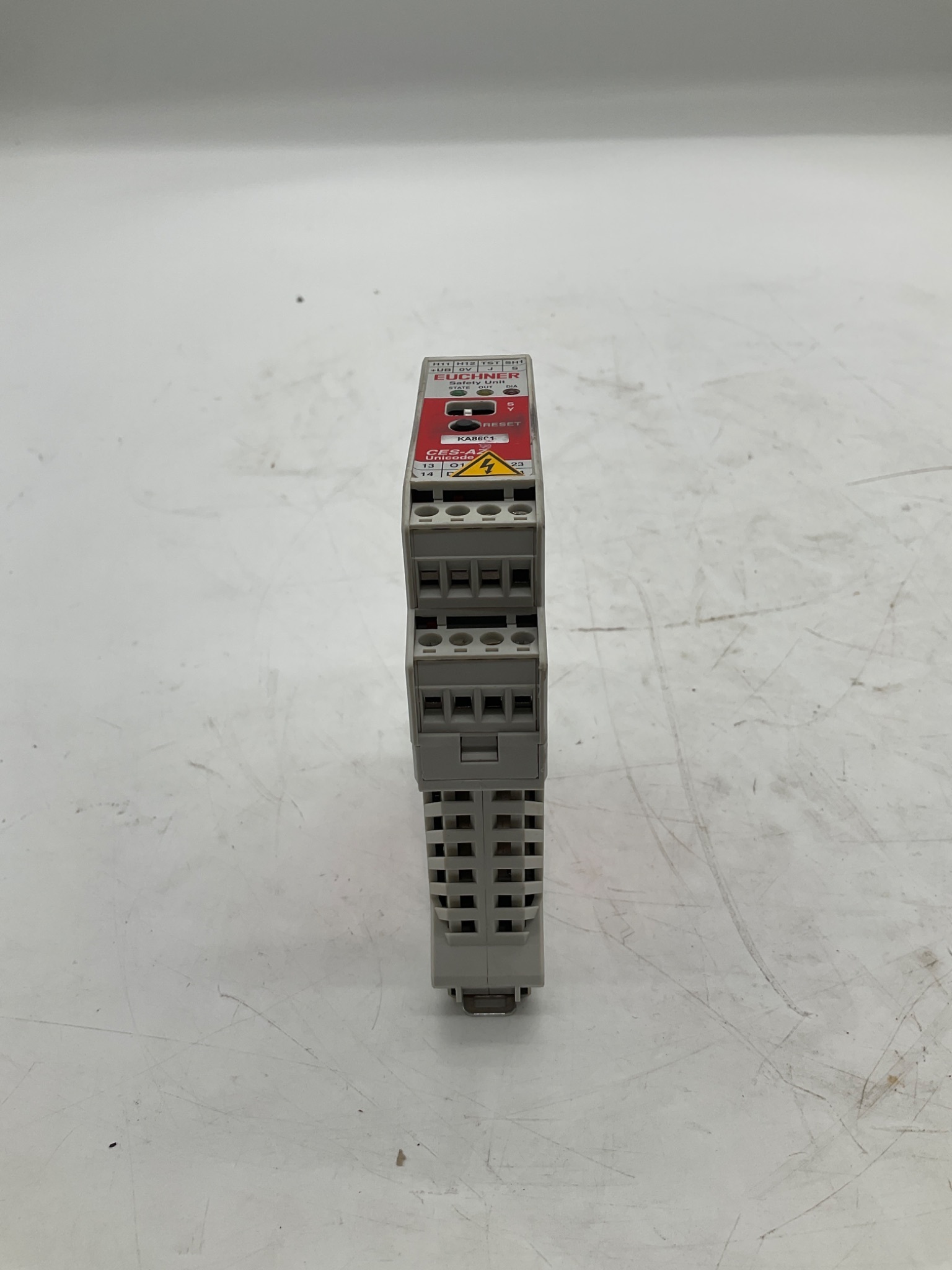 EUCHNER CES-AZ-AES-01B Safety Unit USED 0