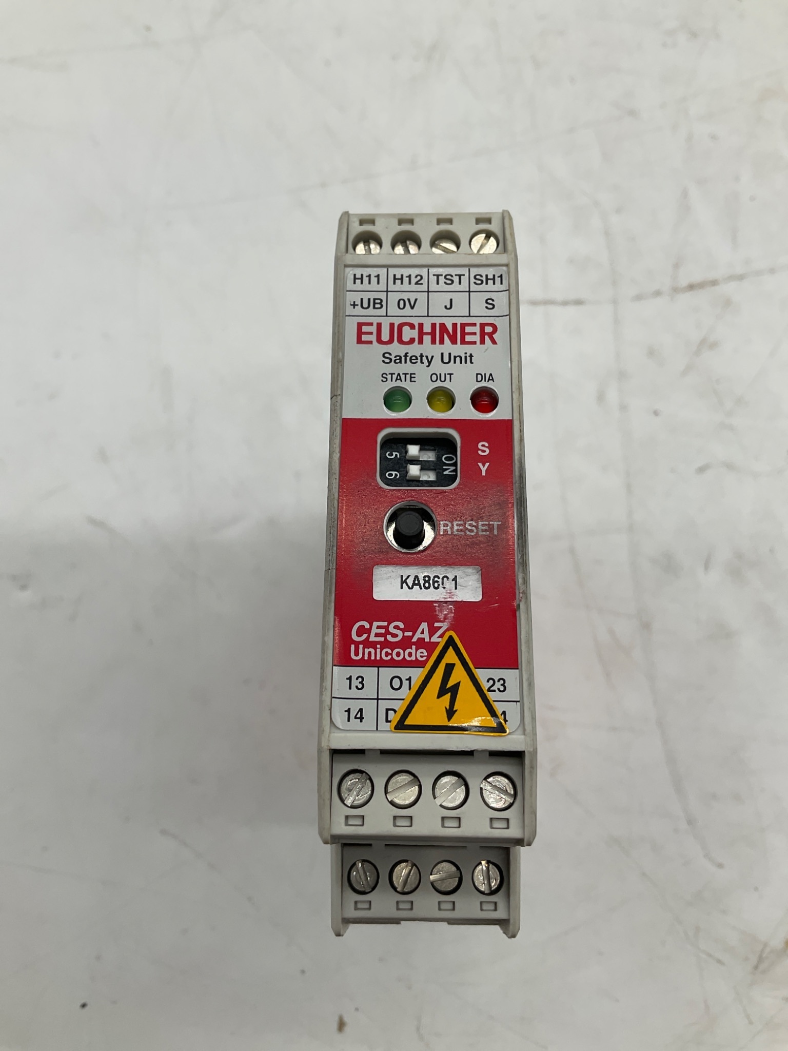 EUCHNER CES-AZ-AES-01B Safety Unit USED 1
