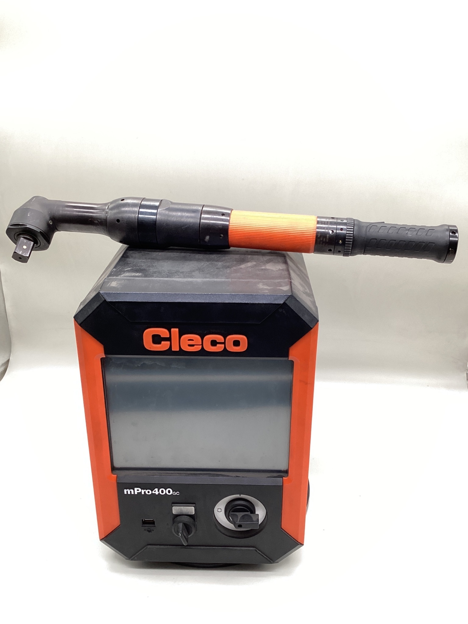 Cleco 48EAE175AX6 Angle Nutrunner with mPro400GC-P001 Controller USED 0