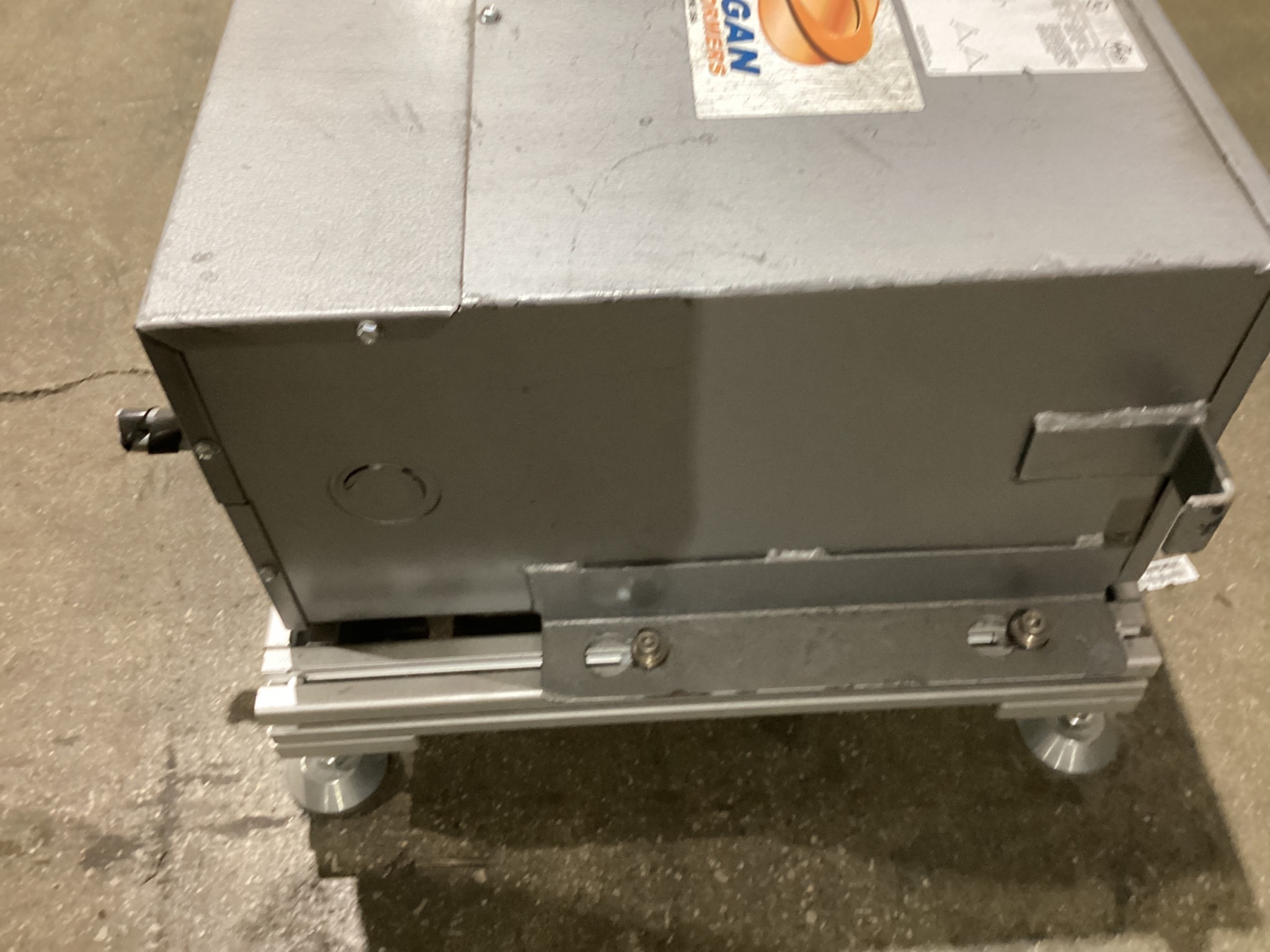 DONGAN 76-0209SH 480V Delta To 240V Delta 9 KVA Transformer USED 3