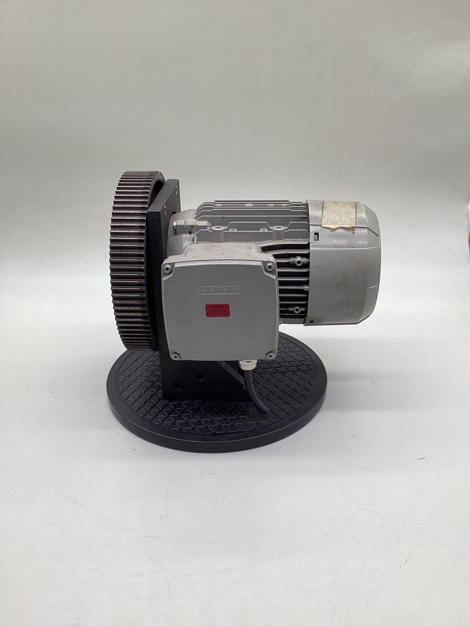 Siemens 1AV3082B / 1LE10230DB222KB4 Gearmotor With Timing Pulley 0.55kW USED 0