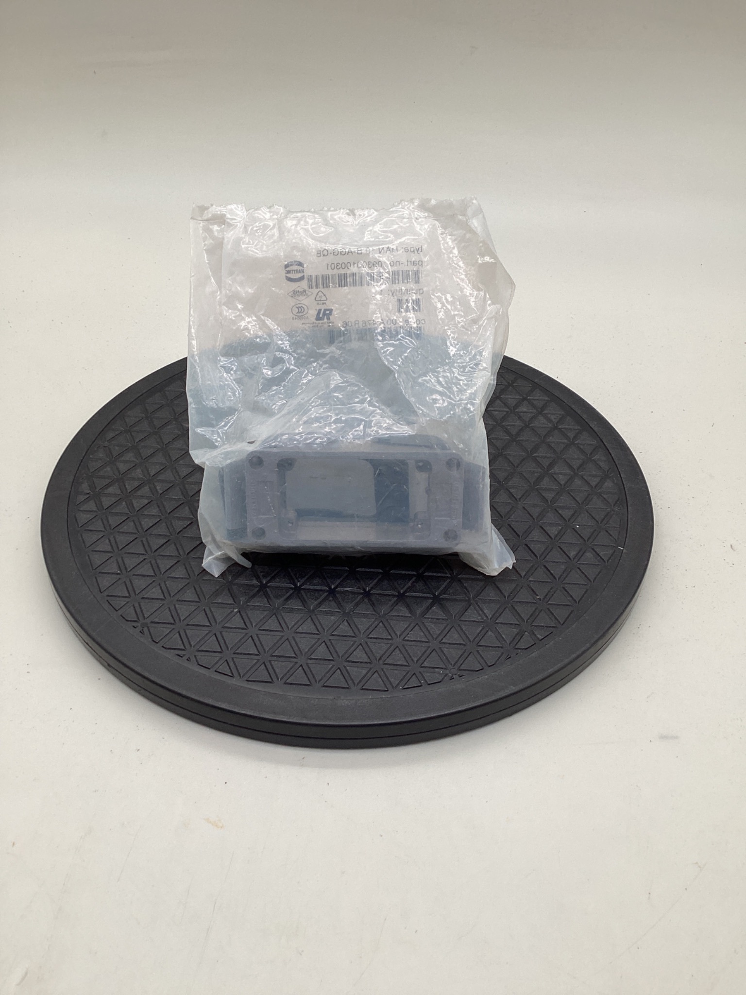 Harting 09300100301 Han 10B-AGG-QB Bulkhead Mount Housing NEW 2
